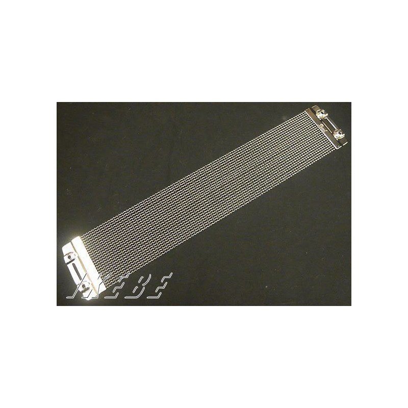 ■商品紹介〜Pearlスナッピー〜スタンダードなハイカーボンスチール製コイルのモデル。コイルの数を多くしており、付属のスナッピーコードで装着して、若干タイトで強めのバズ音を発揮します。カーボンプライメイプルスネアドラム「CM1465S/B」「CM1455S/B」に標準装備されています。●材質：ハイカーボンスチール●フィニッシュ：クロームメッキ●サイズ：14インチ●本数：24本線●スナッピーコード（SNC-40）×2本付属検索キーワード：イケベカテゴリ_ドラム_その他ドラムアクセサリ_Pearl_新品 SW_Pearl_新品 JAN:4515295820708 登録日:2009/09/29 パール