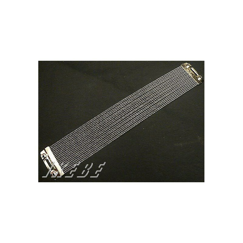 ■商品紹介〜Pearlスナッピー〜スタンダードなハイカーボンスチール製コイルのモデル。付属のスナッピーコードで装着し、汎用性の高いオールマイティーなサウンドが得られます。13インチ口径のピッコロ・スネアドラムや、ジョーイ・ジョーディソン・シグネチャースネアドラム「JJ1365」、オマー・ハキム・シグネチャースネアドラム「OH1350」等のシグネチャースネアドラムにも採用されております。●材質：ハイカーボンスチール●フィニッシュ：クロームメッキ●サイズ：13インチ●本数：20本線●スナッピーコード（SNC-40）×2本付属検索キーワード：イケベカテゴリ_ドラム_その他ドラムアクセサリ_Pearl_新品 SW_Pearl_新品 JAN:4515295090873 登録日:2009/09/29 パール