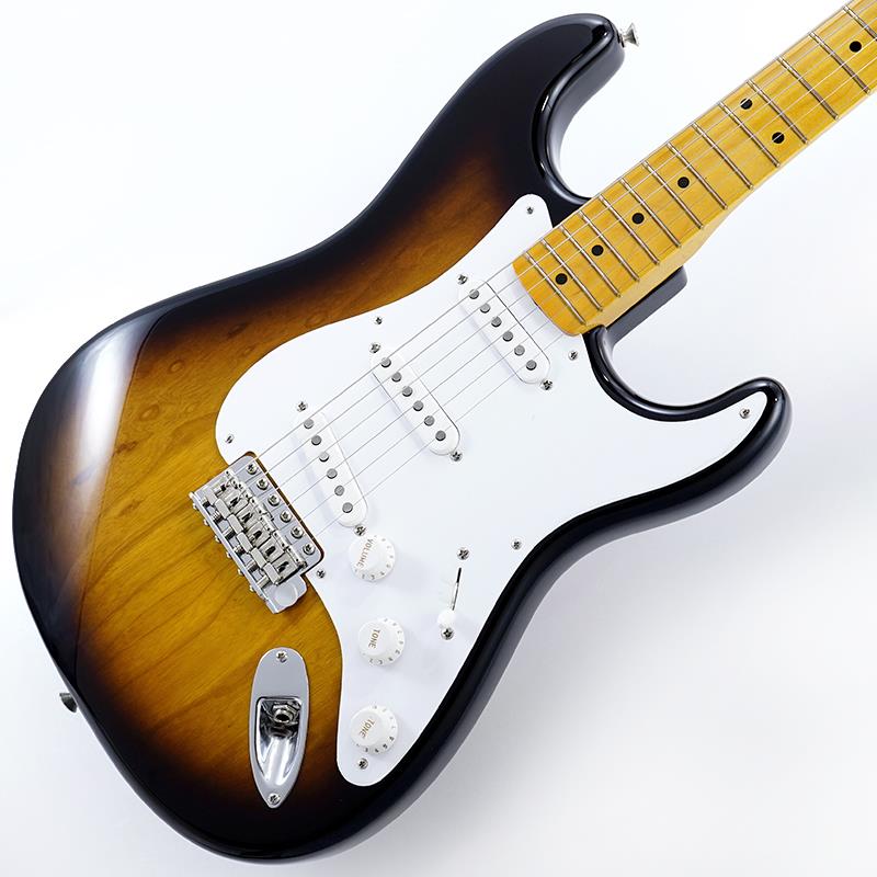 ■商品紹介指板サイドに打痕がございます為、一本限りの大特価！！70th Anniversary American Vintage II 1954 Stratocasterタイムレスなトーンとアイコニックなスタイリングで70年もの間、プレイヤーを魅了し続けてきたストラトキャスターギターを讃える70周年記念コレクション、70th Anniversary Stratocaster Collection。本コレクションにラインナップされている70thAnniversary Stratocaster全モデルには、他の追随を許さないストラトキャスターギターの豊かな伝統と伝説的なトーンが宿されています。70th Anniversary Stratocaster Collectionには、ヴィンテージにこだわるプレイヤーから、最先端の機能を求めるプログレッシブなプレイヤーまで、すべてのプレイヤーがストラトキャスターのレガシーと、フェンダーの歴史を存分に体験できるモデルが取り揃えられています。70th Anniversary American Vintage II 1954 Stratocasterは、伝説的なギターアイコンが70年前に誕生した出来事を記念するモデルです。ニトロセルロースラッカーで仕上げられた2ピースアッシュボディは、ヴィンテージの魅力に満ち溢れています。ヴィンテージフレットを採用した7.25インチラジアス指板の1ピースメイプルネックは、何十年もの間、プレイヤーに愛され続けてきたスムーズな演奏性を提供します。70th Anniversary 1954 SingleCoil Stratピックアップは、ストラトキャスターならではの煌めくクリーントーンから、艶かしいドライヴサウンドまでの幅広いサウンドを奏でます。その他、コールドロールドスチールブロックとベンドスチールサドルを備えた、ヴィンテージ仕様を忠実に再現したシンクロナイズドトレモロ、Fender Deluxeチューニングマシン、年代に忠実なピックアップカバー、スイッチチップ、コントロールノブを採用した1-plyピックガードといったディテールをフィーチャーしています。付属のヴィンテージスタイルツイードケースには、当時のケースキャンディが含まれてきます。オリジナルストラトキャスターのエッセンスを凝縮したこの限定モデルは、コレクターやストラト愛好家にとってマストアイテムとなることでしょう。70th Anniversary Stratocaster Collectionは2024年限定でのご提供となります。■仕様詳細Body Material: AshBody Finish: Gloss Nitrocellulose LacquerNeck: 1-Piece Maple， 1954 CNeck Finish: Gloss Nitrocellulose LacquerFingerboard: Maple， 7.25 (184.1 mm)Frets: 21， Vintage-StylePosition Inlays: Black Dot (Maple)Nut (Material/Width): Bone， 1.625 (41.3 mm)Tuning Machines: Vintage-StyleScale Length: 25.5 (64.77 cm)Bridge: Pure Vintage Synchronized Tremolo with Bent Steel SaddlesPickguard: 1-Ply WhitePickups:70th Anniversary 1954 Single-Coil Strat (Bridge)70th Anniversary 1954 Single-Coil Strat (Middle)70th Anniversary 1954 Single-Coil Strat (Neck)Pickup Switching: 3-Position Blade:Position 1. Bridge PickupPosition 2. Middle PickupPosition 3. Neck PickupControls: Master Volume， Tone 1. (Neck/Middle Pickups)， Tone 2. (Bridge Pickup)Control Knobs: White PlasticHardware Finish: Nickel/ChromeStrings: Fender USA 250R Nickel Plated Steel (.010-.046 Gauges)， PN 0730250406Vintage-Style Tweed with Embroidered 70th Anniversary Logoケース付属検索キーワード：イケベカテゴリ_エレキギター_STタイプ_Fender USA_American Vintage II_アウトレット SW_Fender USA_アウトレット JAN:0717669564155 登録日:2026/04/24 フェンダー アメリカンヴィンテージ