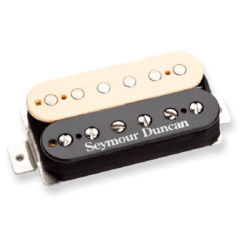 ■商品紹介59 modelとDuncan Customという二つの異なるコイルに、アルニコ5マグネットを組み合わせた59/Custom Hybrid。59 modelの持つクリアで輪郭のあるトーンに、厚みあるミッドレンジがブレンドされたサウンドに仕上がりました。歪み過ぎないミディアム・アウトプットはあらゆるジャンルに対応可能です。【TREMBUCKER】トレムバッカーのポイントは、各モデルの特徴を生かしつつ、シンクロナイズドトレモロやフロイドローズタイプなどの広い弦ピッチを完全にカバーし、1〜6弦までのサウンドをもれなくバランスよくピックアップする事。つまり、フェンダースタイルの全てのギターにふさわしいブリッジポジション用ハムバッカーだという訳です。さらに多彩なサウンドバリエーションを可能にするため、全てのモデルに4コンダクターケーブルを採用しています。ホビンのサイズがSHシリーズよりも若干広いため、専用エスカッション（ブラック）が付属しています。ブリッジピックアップ上での1弦から6弦までの距離が50mm以上でしたら、Trembucker（TBシリーズ）をお選びください。■仕様詳細DCR：11.2kMAGNET：ALNICO 5CABLE：4C SHIELDED検索キーワード：イケベカテゴリ_楽器アクセサリ_ピックアップ_エレキギター用ピックアップ_Seymour Duncan_Humbuckers_新品 SW_Seymour Duncan_新品 JAN:4515303619201 登録日:2026/05/01 ピックアップ ダンカン セイモアダンカン セイモア・ダンカン