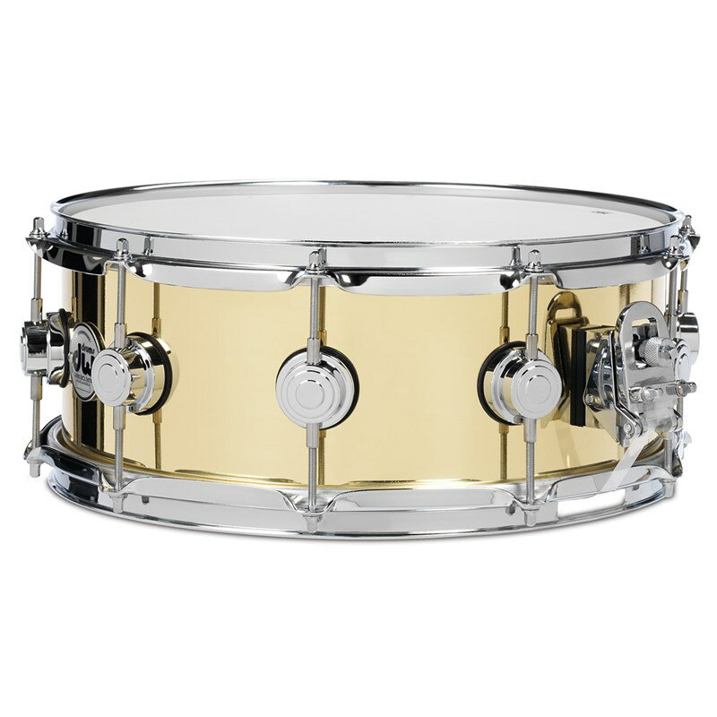 ■商品紹介＜Collector's Metal Snare / Bell Brass＞扱いやすくジャンルを選ばないスネアです。ウォームでブライト、トータルバランスの取れたサウンドです。スムース仕上げ。ハードウェアには、プレスフープのオープンな鳴りを確保しながら鋭いアタックも得られる3mm厚の「True Hoop」、磁力によってスイッチを固定する「MAG Throw Off」、ワンタッチでスナッピーのテンションを3段階調整できる「3P Butt Plate」を装備。また、従来のTrue-Pitch テンションロッドよりさらに目を細かくすることでより繊細なチューニングを可能にする「True Pitch 50」など、機能面にもDW独自のアイデアが盛り込まれています。＜スペック＞サイズ：14×5.5シェル：3mm Bell Brassフィニッシュ：Smooth Finishフープ / テンション数：True Hoop / 10ストレイナー：MAG Throw Offバット：3P Butt Plateテンションボルト：True Pitch 50パーツカラー：Chrome付属品：ソフトケース※店頭にて試打を解禁しておりますため、細かな傷や打痕などが発生する場合がございます。予めご了承ください。検索キーワード：イケベカテゴリ_ドラム_スネアドラム_dw_新品 SW_dw_新品 JAN:0647139173825 登録日:2010/09/24 スネア スネアドラム