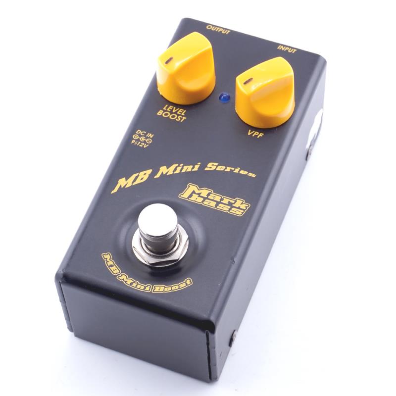 ■商品紹介MarkbassのMB Miniシリーズのペダルは、当社の標準的なエフェクトラインと同じ高い品質レベルで製造されていますが、超コンパクトで軽量なシャーシを採用しています。他のストンプボックスよりも小型で、驚くほど素晴らしいサウンドのこれらのペダルは、最も混雑したペダルボードにも収まります。また、9〜12Vの電源要件なので、あらゆる標準的な電源で使用できます。MB Mini Boostでペダルボードに「ブースト」を加えましょう。このペダルには、レベルブーストと、低域と高域をブーストし、中域をカットする可変プリシェイプフィルターも搭載されています。使用感程度の傷や僅かなガリがございますが、動作は良好です。付属品：箱保証：保証無し現状販売検索キーワード：イケベカテゴリ_エフェクター_ベース用エフェクター_ベース用プリアンプ・EQ・DI_Markbass_ユーズド SW_Markbass_ユーズド JAN:2500080005141 登録日:2026/07/18 エフェクター コンパクトエフェクター ストンプボックス マークベース マークバス