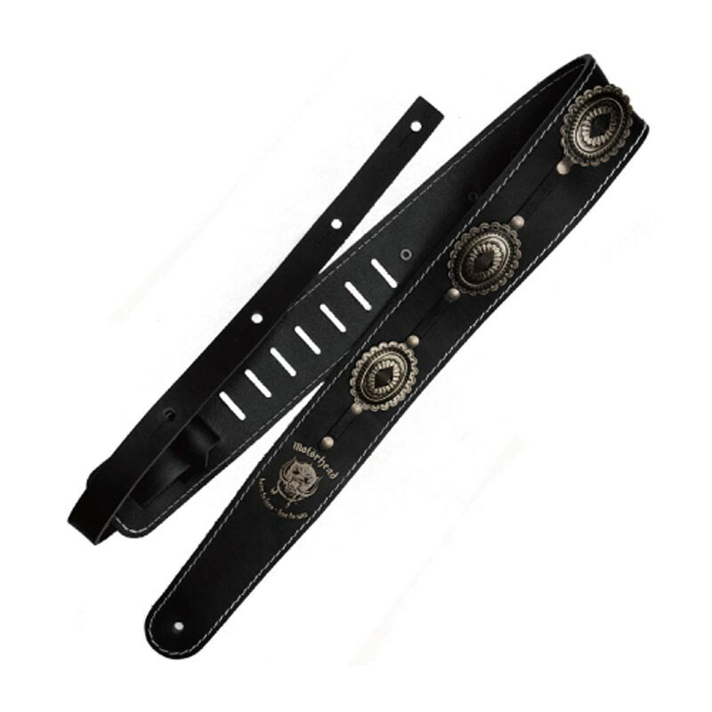 ■商品紹介モーターヘッドのシグネチャーモデル■仕様詳細Richter Straps（リヒターストラップ）は、最高級レザーを使用し手作業で製作を行っているドイツ製の高品質なストラップです。製作者のLars Richter(ラース・リヒター）は、家具や革製品を製作する業者に革材を供給する問屋として生計を立てていましたが、趣味で演奏しているギターに使用する為に販売されているストラップをチェックしたところ、従来の製品の品質の悪さに失望し自ら製作を始めました。豊富なモデルをラインナップする事により、立奏時に楽器を吊る為の単なる道具ではなく、楽器や衣装と合わせたトータルコーディネートを考える事が出来ます。モデル毎にテーマが設定されており、そのテーマに沿った質感に仕上がるようにオイルフィニッシュ、ワックス、グロスフィニッシュを使い分けています。Pure veg tannage（天然の樹皮から抽出されるタンニン）を使用して革を鞣す事により、吸湿性と通気性を高め使い込むほどに味わいが増します。モデルにより鞣し方を変えたりVeganレザーを使用しています。・MOTORHEAD #1565MOTORHEADのシグネーチャーモデルで、高品質なオイルドバッファローレザーに 重厚感のあるコンチョが装着されています。◆長さ：100-147cm◆幅：6cm◆カラー：Black◆コンチョ：Silver※ロックピンでの使用を踏まえやや大きめの穴が開けられておりますので、脱落防止の為ロックピンでのご使用をお薦め致します。※使用している材料や製作工程の性質上、細かい傷や色むらがある場合がございます。※在庫状況によってはお取り寄せとなる場合が御座います。お急ぎのお客様はお問い合わせくださいませ。検索キーワード：イケベカテゴリ_楽器アクセサリ_ギターストラップ_Richter Straps_新品 SW_Richter Straps_新品 JAN:4260312133742 登録日:2021/12/08 ストラップ ギターストラップ