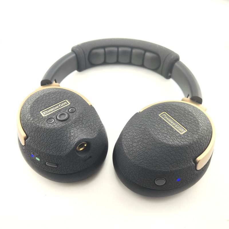 ■商品紹介専用スマートフォンアプリとの連携で、あらゆるジャンルの多彩なサウンドをプレイできるSparkシリーズ。こちらはシリーズ初のヘッドホンアンプモデルです。付属のトランスミッターギター/ベースと接続すればワイヤレスで練習できます。外観に使用感ございますが動作に問題はございません。付属品：箱(開閉部分にダメージあり)、トランスミッター、USBケーブル(CtoC)保証：保証無し現状販売検索キーワード：イケベカテゴリ_ギターアンプ・ベースアンプ_その他周辺機器_Positive Grid_ユーズド SW_Positive Grid_ユーズド JAN:2500070724755 登録日:2025/12/19 ギターアンプ ポジティブグリッド