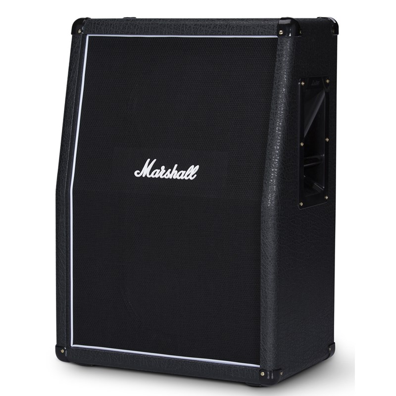 ■商品紹介JCM800スタイルの「Studio Classic」のヘッドアンプにベストマッチな2 × 12 Celestion V-Type スピーカーを搭載したキャビネット！12インチスピーカーを2発搭載しており、許容入力140W縦型の2発のキャビネットです。■許容入力 140W ■スピーカー 2 × 12 Celestion V-Type■入力端子 1 × 8Ω ■本体寸法 (mm) H：750 W：535 D：320 ■重量 (kg) 約22.70 検索キーワード：イケベカテゴリ_ギターアンプ・ベースアンプ_スピーカーキャビネット_ギター用_2x12_Marshall_新品 SW_Marshall_新品 JAN:5030463506431 登録日:2019/02/24 スピーカーキャビネット キャビ キャビネット スピーカー マーシャル