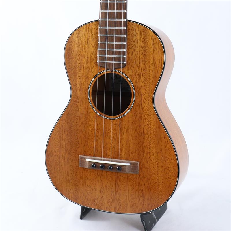 ■商品紹介tkitki ukulele AM-Tが入荷しました。アフリカンマホガニー単板ボディを採用したテナーモデルで、温かみのある豊かなサウンドが特徴です。シンプルなデザインと高い演奏性を兼ね備えた、国産ブランドならではの丁寧な作りが魅力の一本です。状態と致しまして、目立った打痕は打痕は見受けられず綺麗な状態を保っております。フレットも十分残っておりますので安心してお使いいただけます。ハードケースがつきますのでご自宅での保管や長期持ち運びでも安全です。■仕様詳細【SPEC】モデル：tkitki ukulele AM-Tサイズ：テナートップ：アフリカンマホガニー単板サイド＆バック：アフリカンマホガニー単板ネック：マホガニー指板：ローズウッドブリッジ：ローズウッドペグ：GOTOH UPT検索キーワード：イケベカテゴリ_ウクレレ_テナー_tkitki ukulele_ユーズド SW_tkitki ukulele_ユーズド JAN:2500010852265 登録日:2026/06/21 ウクレレ テナーウクレレ