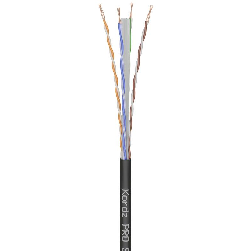 ■商品紹介【製品の特長】プロフェッショナルグレードのKordz PRO SlimCat Cat6 U/UTP屋外ネットワークケーブルは、標準的な屋外用Cat6ケーブルでは配線が困難な、スペースに制約のある屋外環境において、高性能な電力およびデータ伝送を実現するように設計されています。プロのシステムインテグレーター向けに設計されており、ANSI/TIA-568.2-D規格に準拠し、紫外線、湿気、温度変化に強く、安定したCat6性能を発揮します。無酸素銅導体と堅牢なUV安定化PEジャケットで構成されたこの屋外用SlimCatケーブルは、最大100mで1Gbpsの性能と最大100WのPoE++をサポートします。極細の外径によりケーブル密度が高くなり、通気性も向上するため、高密度設置、狭い配管、スペースが限られた経路に最適です。また、屋外CCTV、セキュリティシステム、外部Wi-Fiアクセスポイント、その他のIPベースデバイスなどのアプリケーションで安定した接続を保証します。直径3mm、柔軟な被覆を採用したインテグレーター向け設計により、配管の引き込みが容易になり、ケーブル束のサイズを半分に縮小しながらも、過酷な屋外環境下でも性能を損なうことはありません。このケーブルは、数々の賞を受賞しているKordz SlimCatネットワークシステムシリーズの一部であり、その信頼性と設置性能は世界中の業界関係者から高く評価されています。Kordz PRO SlimCat RJ45コネクタとKordz PRO SlimCatキーストーンと組み合わせることで、「確実な接続性」を実現する完全なエコシステムが構築できます。信頼性の高い屋外ネットワークインフラストラクチャの設計に関するガイダンスについては、Kordzの屋外ネットワークのベストプラクティスガイドを参照してください。・EU、英国、オーストラリアの屋外使用基準に準拠したUV安定化PEジャケット・既存のPRO SlimCatシステムコンポーネントと完全に互換性があります。・23/24 AWGネットワ??ークケーブル束の断面積の半分に縮小された束のサイズ・業界標準に準拠した性能を発揮し、最大50mのPoE++を含むフル機能を備えています。・305mドラムに便利に梱包されています・スリムで柔軟な設計により、目立たない設置と高密度なケーブル配線が可能・現代の屋外PoEアプリケーションのニーズを満たすように設計されています。【製品の仕様】導体：28AWG単線OFC 0.338 ±0/-0.02mm絶縁体：ポリエチレン、0.61±0.1 mm撚り線：4対の撚り線撚り線の色分け：1：白-青/青 2：白-橙/橙 3：白-緑/緑 4：白-茶/茶シールド：非シールド（U/UTP）ケーブル構成：非金属クロスセパレータジャケット材質：耐紫外線ポリエチレン系複合材外径：3.9 ± 0.5 mm最小曲げ半径：無負荷時 ?16.0 mm、負荷時 ?32.0 mm　温度範囲：動作時 -20 °C 〜 60 °C、設置時 0 °C 〜 50 °C直流抵抗：20℃で最大23.6Ω/100m抵抗不平衡：20℃で最大5%絶縁抵抗（500V）：20℃で最小5000MΩ/km相互容量：1kHzで最大5.6nF/100m容量不平衡 （ペア対接地）：1kHzで最大330pF/100m公称伝搬速度：公称67%試験電圧（直流、1分）：1kV/1分検索キーワード：イケベカテゴリ_レコーディング_ケーブル・変換プラグ_デジタルケーブル_Kordz_新品 SW_Kordz_新品 JAN:9340382013412 登録日:2026/08/13 コーズ