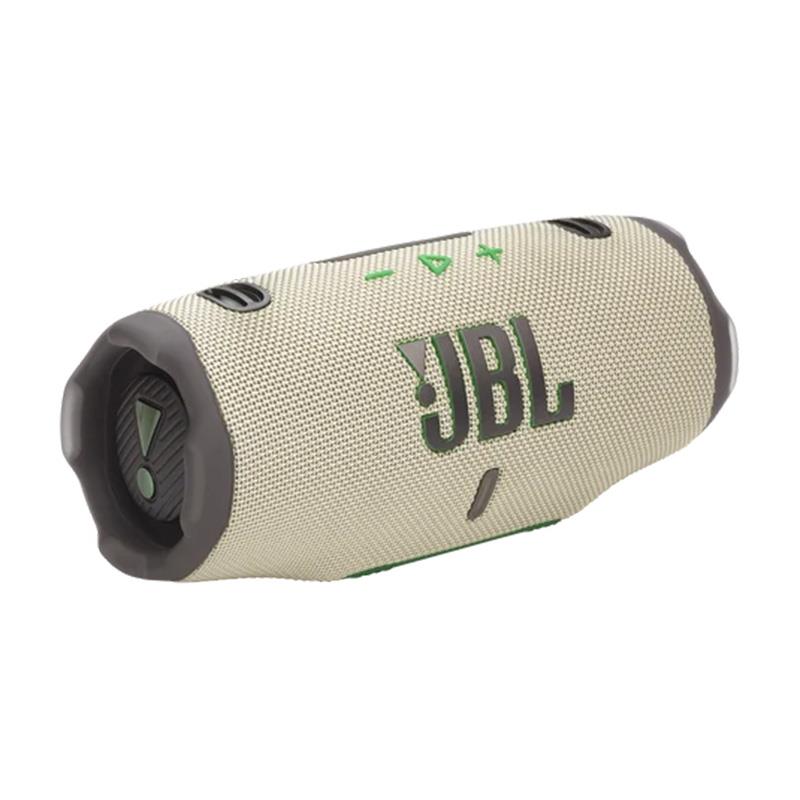■商品紹介【製品の特長】JBL Chargeシリーズが、さらに進化。Charge 6はChargeシリーズとしての魅力はそのままに、さらに高いハードルを設定し、最先端の技術を加えることで、圧倒的な迫力のサウンドを達成しました。 これまでにないサウンドに加え、優れた接続性、頑丈な筐体、最大24＋4時間再生。Charge 6は、まさに怪物と呼べるポータブルオーディオです。JBLらしいデザインとポータビリティを維持しながらさらにパワーアップしたサウンドを搭載するために。Charge 6はサウンドエンジンを大幅にアップデートし、スマートなオーディオ処理アルゴリズムである最新のJBL AI Sound Boostを組み込みました。その結果、Charge 6はそのサイズをはるかに超えるパフォーマンスを発揮します。占有するスペースはわずかでありながら、豊かでパンチのあるプロサウンドで空間を満たします。Charge 6は、現存する最もタフなポータブルスピーカーの1つでもあります。防水・防塵性能のみならず、衝撃への耐性も強化し、どんな環境でもパワフルなサウンドをお届け。さらにこれまでのモデル同様、その名のとおりCharge 6には、音楽を聴きながらモバイルデバイスを充電するためのモバイル用バッテリー機能が搭載されています。JBL Charge 6のある最高な生活を想像してみて下さい！さらに2台、いや、4台あった方が楽しいかも？ 大丈夫、新モデルはAuracastに対応することで他のJBLスピーカーと簡単に接続できるようになりました。最高の仲間たちと遠出して盛り上がるときも、パーティの余興で観客を盛り上げるときも、さらに広範囲で多数のオーディエンスにサウンドを届けることが可能です。JBL Charge 6は、さらに改善したポータビリティとともに、かつてないほど豊かなサウンド体験を届けます。●AI Sound Boost搭載、迫力満点のJBL プロ・サウンド画期的な新技術AI Sound Boostを搭載。膨大な音楽データを学習したAIがリアルタイムで楽曲を解析しスピーカーユニットの歪みを最小限に抑えつつ最高の音響性能を実現します。つまり、Charge 6の一台一台にJBLのサウンドエンジニアが宿っているようなものだと思ってください。 JBL Charge 6は最初の一音目を再生した瞬間から、体に響くような低音域やキレ味の鋭い高音域、中音域の温もりまで、驚くほどリアリティあるサウンドを届けます。●最大24+4時間再生可能な大容量バッテリー1回の充電で最大24時間、最高のムードがノンストップ。記念日をもっと特別なものにしたい、または大切な人とのダンスをもう一度楽しみたいような場合も、JBL Playtime Boost機能でさらに最大4時間、再生時間を延長できます。●Auracastによるマルチスピーカー接続仲間たちと同じグルーヴを共有したいと思ったことはありませんか？ もちろん、可能です。Auracast搭載で、2台のCharge 6を簡単にステレオペアリング。さらに複数のAuracast対応JBLスピーカーと接続することで、広いサウンドステージを実現し、より広いエリアで同時に音楽を再生することが可能です。●IP68準拠の高い防水・防塵性能JBL CHARGE 6はできる限りどんな環境であろうと使用し続けられるように設計されています。業界トップクラス・IP68*準拠の防水防塵設計に加えて、1メートルの高さからコンクリートの床に落としても問題ないように衝撃への耐性も強化*しています。とはいえ、友達に見せびらかすためにスピーカーを放り投げて回るようなことはしないでくださいね。それより、パーティーを思いっきり楽しみましょう！ *深さ最大1.5メートルの真水に最大30分間水没させた実験条件に基づく。 *1mの高さからの落下試験を実施・通過。落下による無破損・無故障を保証するものではなく、落下による破損・故障は保証の対象外となります。●高速充電スピーディに充電できるCharge 6なら、バッテリー残量不足で落ち込むこともありません。わずか10分充電するだけで、最大150分再生することができます。●ロスレスオーディオ再生ロスレスで、音楽がさらに高品質に。より深い楽しみを知っている音楽ファンのために、USB Type-Cポートを介してラップトップやその他のオーディオデバイスにプラグインすることで、ロスレスオーディオ再生*を可能にしました。 *JBL Portable App OTA (Over The Air) ソフトウェアアップデートにより対応　 *デバイス側でPCMにデコードのち再生。24bit/48kHzまで。再生デバイス(USB-C端子搭載のiPhone/Android/Windows PC/MAC)にUSBケーブルを接続し、CHARGE6の「PLAY」ボタンを長押ししている最中にUSBケーブルをつなぐと、自動的にUSBオーディオモードに入ります。USBケーブルは1.2m 以下のUSB 2.0ケーブルを別途ご用意ください。●環境に配慮したサステナブルな筐体とパッケージJBL Charge 6では、スピーカーグリルに再生プラスチックと再生ファブリックが使用されています。また、パッケージはFSC認証紙を使用し、環境負荷の低いソイインクで印刷されています。●着脱式のハンドルストラップ便利な着脱式ハンドルストラップで、音楽を自由に持ち運びましょう。車での移動から家の中まで、どこでも一台でカバーできる最高の相棒です。●モバイル用バッテリー内蔵パーティーを中断する必要はもうありません。内蔵のバッテリーで、音楽を聴きながらモバイルデバイス*を充電できます。 *JBL Charge 6のモバイル用バッテリーは、ノートパソコンの充電に対応していません。【製品の仕様】仕様一覧出力 (W)30 W RMS for woofer， 15 W RMS for tweeterオーディオ仕様再生周波数帯域56 Hz - 20 kHz (-6 dB)サイズ寸法（幅×高さ×奥行き）（cm）22.9 x 9.9 x 9.4寸法（幅×高さ×奥行き）（in）9.0 x 3.9 x 3.7本体重量(kg)1.37本体重量(lbs)3コントロール及び接続仕様Bluetoothトランスミッタ周波数帯域2400 MHz - 2483.5 MHzBluetooth プロファイルA2DP 1.4， AVRCP 1.6Bluetooth送信機の変調GFSK， π/4 DQPSK， 8DPSKBluetoothトランスミッター電源15 dBm (EIRP)Bluetooth バージョン5.4バッテリー充電時間(hrs)3最大再生時間28特徴防塵有IPX定格IP68充電用USBポート有Wireless有充電ケーブル無防水対応有JBLオリジナルのプロ・サウンド有iOS / Android対応のモバイルアプリ有Auracast対応有Bluetooth有■同梱物JBL Charge 6 x 1ストラップ x 1クイック・スタート・ガイド x 1保証カード/安全シート x 1※充電用USBケーブルは同梱されません。※ご購入いただいた製品を長く安心してご利用いただくため、 JBL国内サイトでの製品登録（無料）をおすすめしています。※詳細な製品仕様はメーカーサイトをご確認お願い致します。※ご使用前にご利用環境や動作状況などを予めご確認の上、ご購入をお願い致します。※商品の仕様、価格並びに付属品などは予告なく変更することがあります。#ジェービーエル #ジェイビーエル検索キーワード：イケベカテゴリ_レコーディング_モニタースピーカー_モニタースピーカー_JBL_新品 SW_JBL_新品 JAN:4968929223671 登録日:2026/06/10 モニタースピーカー スタジオモニター