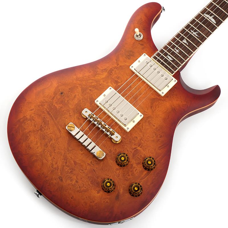 ■商品紹介2024年生産品特別価格！！※本商品はボディに塗装不良が御座います。Vintage Vibe Meets Modern PrecisionPRS SE McCarty 594は、Paul Reed Smithが手がけた初期のギター・デザインに大きな影響を与え、ギター界のパイオニアであるテッド・マッカーティの名を冠し、ヴィンテージ・ギターの本質的なトーンを捉えつつ、モダンなプレイヤビリティを高次元で融合させたモデルです。そしてこのPRS SE McCarty 594 Laurel Burl Limited Editionでは目を惹くローレル・バールのベニアを施すことで、リミテッド・モデルの名に相応しい高級感のある仕上がりとなっています。本モデルの2ピース・ブリッジとヴィンテージ・チューナーは高いチューニングの安定度を誇り、マホガニー・バック、メイプル・トップは、深みがありつつも明瞭なサウンド・レスポンスと豊かなサステインを生み出します。また、緻密な解析によって導き出されたパターン・ヴィンテージ・シェイプのマホガニー・ネックは、バード・インレイが施されたローズウッド指板と組み合わさることにより、洗練されたプレイヤビリティを実現。PRSの主軸モデルよりも僅かに短い24.594インチ・スケールは、本モデルから感じ取れるヴィンテージ・テイストの大きな要因のひとつとなっています。搭載されているPRS 58/15Sピックアップは、高い明瞭度と厚みのあるサウンドを創出します。このピックアップは50年代のアイコン的なヴィンテージ・ギター・サウンドを目指して設計され、秀逸なクリーン・トーン、ドライブ・トーン、そしてコイルタップした時のシングルコイル・トーンまで広くカバーします。PRS SE McCarty 594 Laurel Burl Limited Editionは、2025年世界500本のみの限定生産となります。SN. CTIG115122Weight≒3.22kgギグケース付属■仕様詳細BODYBody Construction : Solid bodyTop Wood : MapleVeneer : Laurel BurlBack Wood : MahoganyTop Carve : Shallow ViolinNECKNumber of Frets : 22Scale Length : 24.594Neck Wood : MahoganyNeck Construction : Multi-PlyTruss Rod : PRS Double-ActingNeck Shape : Pattern VintageNeck Depth at the 1/2 Fret : 7/8Neck Depth at the 12 1/2 Fret : 63/64Neck Width at the Nut : 1 11/16Neck Width at the Body : 2 1/4Fretboard Wood : RosewoodFretboard Radius : 10Fretboard Inlay : BirdsHeadstock Logo : Signature SENECK/BODY ASSEMBLENeck/Body Assembly Type : SetHARDWAREBridge : PRS Two-PieceTuners : Vintage-StyleHardware Type : NickelNut : PRSTruss Rod Cover : McCarty 594ELECTRONICSTreble Pickups : 58/15 LT SBass Pickups : 58/15 LT SControls : Two Volume and Two Push/Pull Tone Controls with 3-Way Toggle Pickup Switch on Upper BoutADDITIONAL INFOStrings : PRS Classic， 10-46Tuning : Standard (6 String) E， A， D， G， B， E検索キーワード：イケベカテゴリ_エレキギター_STタイプ_P.R.S._PRS SE SERIES_新品 SW_P.R.S._新品 JAN:0825362206361 登録日:2026/01/16 ギター ピーアールエス エスイー