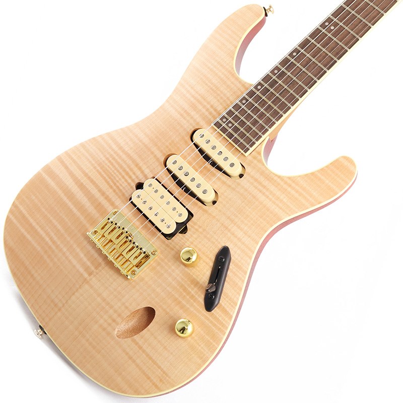 ■商品紹介フレーム・メイプル杢が美しいルックスと実践的なスペックを追求したSEW761FM・Wizard III Roasted Maple neck / Rosewood fretboardネックには加熱処理されたメイプル材を使用しています。加熱処理をすることで、形状安定性、反りに対する耐久性、耐水性、温度変化に対して強くなります。指板には、粘りのあるマイルドな中音域サウンドが特徴のローズウッド材を使用しています。薄い握り心地と握り易さを追求した、Wizard IIIネック・シェイプを採用しています。・DiMarzioピックアップ豊かな低音域に加え、伸びのある高音域を併せ持ったパワー感溢れるサウンドが特徴のDiMarzioピックアップです。ネック・ポジションとミドル・ポジションにはブライトかつノイズの少ないサウンドが特徴のDiMarzio True Velvet、ブリッジ・ポジションには高音域から低音域までバランスよく出力し、パワー感溢れるサウンドが特徴のThe Tone Zoneを搭載しています。・Flamed Maple topクリアでアタックのある輪郭あるサウンドを与え、見た目が美しいフレイム・メイプル材トップを採用しています。・メランティ材ボディ中音域からやや低音域の特性に富んだ、明るくふくよかな音色と甘めのトーンが特徴です。古くから家具材や建築材料にまで幅広く扱われ、フィリピン・マホガニーと称される木材です。・ボディTOPとSIDE＆BACKを異なるカラーで塗り分けTOPはナチュラルフラット、SIDE&BACKはメランティ材の木質を活かす赤茶系カラーで塗り分けた、上位モデルやカスタム・ギターで用いられる手法です。・シンプルなコンストラクションで人気のフィクスド・ブリッジ※画像はサンプルです。製品の特性上、杢目や色合いは1本ごとで異なります。あらかじめご了承下さい。■仕様詳細Neck type Wizard III Roasted Maple neckBody Flamed Maple top/Meranti bodyFretboard Bound Rosewood fretboard w/Off-set white acrylic pearl dot inlayFret JumboBridge F106 bridgeNeck pickup DiMarzio True Velvet(S) neck pickupMiddle Pickup DiMarzio True Velvet(S) middle pickupBridge pickup DiMarzio The Tone Zone(H) bridge pickupHardware color GoldStrings gauge D'Addario EXL110 (.010/.013/.017/.026/.036/.046)Neck DimensionsScale 648mm/25.5Width at Nut 43mmWidth at Last Fret 58mmThickness at 1st 19mmThickness at 12th 21mmRadius 400mmRソフト・ケース付属◆Color:・NTF (Natural Flat)検索キーワード：イケベカテゴリ_エレキギター_STタイプ_Ibanez_新品 SW_Ibanez_新品 JAN:4549763281869 登録日:2021/05/20 エレキギター アイバニーズ イバニーズ