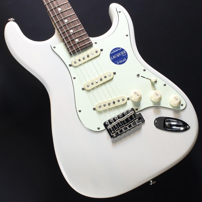 ■商品紹介momose Custom Craft Guitarその高い完成度に定評のある「モモセ」。ビンテージギターの基本構造を継承しながら、より現代的なアップデートを随所に盛り込んだORIGINALシリーズ。「材の個性に応じた加工により材の鳴りをそのまま引き出す」という百瀬氏の製作理念を形にしたラインナップです。ジョイントプレートを落とし込んだヒールカットやウッドバインディング、更にはオリジナル・ヘッド・ストック等、momoseならではのスペックが詰め込まれた大人気モデルです。コチラはアッシュボディにローズウッド指板採用の「MC2-STD/R」。これぞ「Made In Japan」の底力！◆Momose Original Series『MC』トラディショナルなSTスタイルを継承しつつも、Momose独自にブラッシュアップしたオリジナルモデル『MC』。飛鳥工場の職人により、木工から塗装、組み込みまで一本一本手作業にて仕上げられました。その丁寧な作りから生まれるプレイアビリティの高さは、多くのトッププレイヤー達からも評価されており、Momoseブランドの確かなクオリティを体現します。◆ハイポジションの演奏性が高まるホーン部の広さMCモデルはトラディショナルなSTタイプと比べ、高音弦側のホーン部の抉りが大きく取られています。これによりハイポジションの演奏性が高まるほか、手が大きなプレイヤーの方でもストレス無くハイフレットに向かって駆け上がるプレイが可能になります。◆ジョイントプレートの落とし込み加工トラディショナルなサウンド特性を損なわない為にオーソドックスなプレートジョイントを採用しながらも、プレート部を落とし込み加工し、演奏性の向上も実現しています。◆指板トラブルを防ぐウッドバインディング指板サイドには指板と同材を使用したウッドバインディングが施されています。これにより指板サイドが非常に滑らかになるほか、フレットのバリが飛び出してしまうようなトラブルも防止します。◆広めに取られたロッドアジャスト独自形状のヘッドストック部には、スムーズなネックアジャストを可能とする広めのアジャストホールが設けられています。より調整がし易い様に形状も広めに配慮されています。◆Momose VS-1ピックアップMomoseオリジナルのピックアップ『VS-1』をマウント。シングルコイルらしい歯切れとモダンな扱いやすさを持ち、様々な音楽ジャンルに対応しうるトーンにチューニングしました。Momoseが送る妥協なきサウンドをぜひご体感ください。■仕様詳細SpecificationBody: Ash 2PNeck: MapleFingerboard: Indian RosewoodNut: Oiled BoneBridge: GOTOHGE108TSMachineheads: GOTOHSD91-05M MGPickguard: WH 3P(2TS，WBD，NA)，Pearl WH(STB，STR)Fret: JESCARFW9662-NSPickups: Momose VS-1Controls: 1Vol，2Tone，5Way PU SelectorScale Length: 648mm(25.5inch)Width at Nut: 42.0mmFingerboard Radius: 210RFinish: Top Lacquer or Oil-FinishString: ElixirNANOWEB Light(.010-.046)Accessories: プロテクトケース、六角レンチ、保証書約3.31kg検索キーワード：イケベカテゴリ_エレキギター_STタイプ_momose_MC Models (Original ST Type)_新品 SW_momose_新品 JAN:4571470397878 登録日:2026/03/19 エレキギター モモセ 百瀬