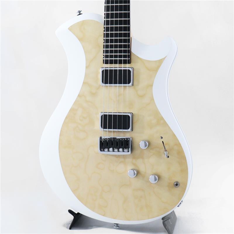 ■商品紹介今までの常識を打ち破る革新的なエレキギターRelish Guitarsの中古品が入荷！「MARY ONE」は、従来のALUMINUM MARYのウッド / アルミ / ウッドの3層からなるボディをベースとし、トップにボディと異なるウッド材をあしらいカット部と塗り分けをする事によりスタイリッシュな魅力あふれる一本に仕上げられています。構造としては従来のアルミニウム削り出しの中層メタルフレーム / トップ・バックはウッドパネルにて構成されるサンドイッチ構造の半空洞ボディです。ネック、ブリッジといった振動を生み出す重要なパーツをサウンドの核となるアルミフレームに直接マウント、トップ・バックパネルはインシュレーターの役割を果たすOリングとマグネットでジョイントさせる事で、外部からの影響を受ける事なく大きな生鳴りを実現。また、伝統的な材と遜色のない強度をもつ、特殊加工を施したWoven Bamboo（竹の繊維）を用いた指板、耐久性に優れ、発音が早く明瞭なステンレスフレットと、ピッキング後の弦振動を確実にと受け止め、安定感のある鳴りとクリアな音程感を生み出します。コントロール部は、3Wayスイッチを採用。通常のギターをお使いの方でも違和感無く、スムーズな操作性を実現しています。PUマウント方式は、2018年モデルより採用されているアタッチメントによるマグネット方式を引き続き採用しており、PUの高さ調整・交換もスムーズに行えます。登場以来進化の止まらないRelish（レリッシュ）から、ますます目が離せません。＊状態といたしましてフレットも部分的なへこみ等は見られず約割残、トラスロッドの余裕も十分に確認しております。電気系統も良好となっており、ボディに少々の擦り傷、金属パーツの若干のくもりが見られる程度の比較的使用感の少ない個体となっております。＊特に目立つ大きな傷等に関しましては写真をご参考ください。付属品オリジナル・ハードケース付属■仕様詳細商品スペックConstruction: Relish floating aluminum sandwich constructionBody Material: Aluminum middle / high pressure veneersNeck Material: MapleFinish: Semi-matt varnishFretboard Material: Dark strand woven bambooScale Length: 25.59 (650 mm)Neck Shape: Modern C shapeFretwire: 24 medium jumbo stainless steel fretsFretboard Radius: 10''Nut: GraphitePickups: Vintage PAFPreamp for Piezo: Graphtech Ghost PreampBridge: Hardtail with Graphtech Ghost PiezoSwitch : 3-Way ToggleTuners: Gotoh 510ZWeight≒3.86kg検索キーワード：イケベカテゴリ_エレキギター_その他_RELISH_ユーズド SW_RELISH_ユーズド JAN:2500010734400 登録日:2025/11/08 エレキギター