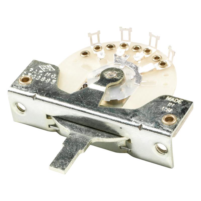 ■商品紹介ほとんどのヴィンテージ/コンテンポラリースタイルのStratocaster、Telecasterモデルに使用できる、ヴィンテージスタイルの3段階ピックアップ・セレクタースイッチ。取り付け用金具付き。ヴィンテージスタイルのStratocaster/ Telecaster用3段階ピックアップ・セレクタースイッチスプリングを使用するブレードタイプのスイッチ取り付け用金具付き検索キーワード：イケベカテゴリ_楽器アクセサリ_ギター・ベース用パーツ_スイッチ・ポット・ジャック_Fender USA_新品 SW_Fender USA_新品 JAN:0885978497775 登録日:2026/03/09 フェンダー ふぇんだー
