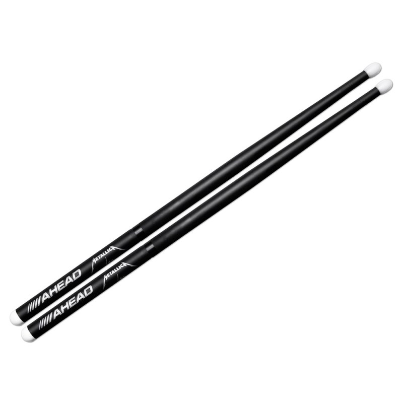 ■商品紹介ラーズ・ウルリッヒ(METALLICA) / シグネチャー・モデルサイズ：全長 414mm × 径 15mm重量：65g（1本）テーパー：LTチップ：SAT検索キーワード：イケベカテゴリ_ドラム_スティック_AHEAD_新品 SW_AHEAD_新品 JAN:0753283000082 登録日:2009/09/29 スティック ドラムスティック アヘッド