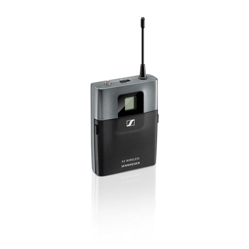 ■商品紹介★XS WIRELESS あなたのボイスを高める■SK-XSW-JB 仕様・周波数範囲：806.125 - 809.750 MHz・送信周波数：30 周波数・RF 出力：10 mW・ミュートスイッチ：AF ミュート・入力感度調整範囲：0〜-30 dB / 10dB ステップ・AF 伝送範囲：50 - 16，000 Hz (Line)/80 - 16，000 Hz (Mic)・電源：アルカリ単三乾電池 1.5 V x2 本・動作時間：約 10 時間・筐体：ABS・寸法：約 71 x 96 x 28 mm・重量：約 95 g検索キーワード：イケベカテゴリ_レコーディング_マイクアクセサリ_ワイヤレスマイク周辺機器_SENNHEISER_新品 SW_SENNHEISER_新品 JAN:4044155252217 登録日:2021/03/18 ワイヤレスマイク ゼンハイザー