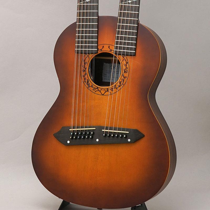 ■商品紹介〜 K.Yairi Double Neck Order Model 〜日本が世界に誇る、国産アコースティックの老舗「K.ヤイリ」。国産手工生産に拘りを持ち、そのクオリティの高さは国内外で高い評価を得ています。こちらはダブルネックアコースティックモデルの「WX-22E」です。K.Yairiの人気モデル「R2-AN」の仕様をモチーフにオーダー致しました。カラーはアンティーク・ヴァイオリンカラーです。小振りなシェイプで人気の高いRFサイズのボディを約20mmd胴薄にし、6弦と12弦の2本のネックをジョイント。このルックスからの想像よりも意外と抱え易く、フィッシュマン製ピックアップを搭載しており、様々な現場で活躍できそうなモデルです。見た目のインパクトを求める方はもちろん、新たなプレイスタイルへの探求心を忘れないギタリストの方にもお奨めの1本です！■仕様詳細[SPEC]TOP: Solid SpruceBACK/SIDE: Solid RosewoodNECK: MahoganyFINGER BOARD: RosewoodBRIDGE: Rosewoodナット幅(mm): 6-42mm/12-45mmPickups: Fishman Infinityハードケース付属検索キーワード：イケベカテゴリ_アコースティック・エレアコギター_エレアコギター_K.Yairi_新品 SW_K.Yairi_新品 JAN:2500020011287 登録日:2025/12/22 エレアコ Kヤイリ ヤイリ ヤイリギター