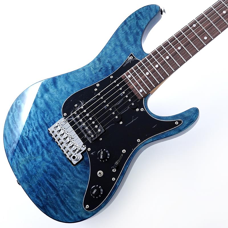 ■商品紹介AZ Premium 2026 7 String NEW Model !!新世代ギタリストのスタンダード・モデル、AZ Premium鮮やかなブルー・カラーがモダンな印象を与える7弦 / ピックガードマウント / SSHレイアウト 新モデル◆AZ Oval C Roasted Maple neckネック材には加熱処理されたメイプル材を使用しています。加熱処理をすることで、形状安定性、反りに対する耐久性、耐水性、温度変化に強いといった効果があります。ネックの厚みは数種類の試作と検証を経た結果、20.5*22.5 (at 1F*12F)がベストであると結論付けました。ネック裏はサテンフィニッシュで仕上げ、スムーズな弾き心地を約束します。ネックシェイプについては、自社・他社問わず数十種類のギターのネック・グリップを計測、分析して完成したオリジナル・ネック形状です。指板とネックの接着面から指板エッジにかけてなだらかに落とし込むようにシェイピングし、指板エッジを丸めたコンフォート・グリップです。ボールミル加工によって正確にその形状を再現しています。ネック幅はナットで47mm、最終フレットで66mmに設定し、ロー・フレット部では握り込みやすさ、ハイ・フレット部にかけては親指をネック裏に置くクラシカル・スタイルでの演奏性を特に配慮した形状となっています。◆Rosewood fretboard中音域特性と暖かみのあるトーンが特長のローズウッド材を指板材に採用。◆Jumbo Stainless Frets & Luminescent side dot inlayメンテナンス性に優れ、音の立ち上がりが早く、コード弾きでも分離が良く、ノート弾きでもクリアな出音を特徴とするステンレス・スチール・フレットを採用。軽いタッチで押弦でき、速いパッセージを弾いたり、スムーズなチョーキングを行える点に優れている、ジャンボサイズを採用しています。また、照明などでめまぐるしく変化する演奏環境に対応してくれる、高い視認性を誇る3.0mm径の蓄光材ドット・ポジションを採用しています。◆A shallow body back contour & Super All Access Neck Jointコンテンポラリーなデザインを目指したオリジナル・ボディ形状です。Ibanezの代表機種であるSを想起させる、薄く仕上げたボディ・コンターと大きめのエルボー・コンターは、プレイヤーとギターとの一体感を生み、演奏性向上にも大きく貢献します。ボディのくびれを深くすることで抱えた時やステージ上での取り回しが良く、高い演奏性を実現しています。ボディ表面はR3mm、裏面はR8mmと表裏で角Rを変えており、座位/立位に関わらずギターを抱えた瞬間にフィット感が感じられるエルゴノミックな設計です。ボディ裏面から8mmの高低差で段彫りし、さらにネックとの接合部を球面に仕上げることで高い演奏性を実現したSuper All Access Neck Jointを採用しています。低音弦側のカッタウェイを浅めに設計しており、ボディとネックとの設地面積を最大化することで、高い演奏性を保持しながらもサスティーンとレゾナンスの良さをも両立しました。またホーンとカッタウェイはIbanezの代表機種であるRGを彷彿とさせる、抉りの大きな形状です。ハイポジションでの弾きやすさを実現しています。◆Seymour Duncan×Ibanez collaboration pickups 「Hyperion 」数十種以上のピックアップを入手し、それら全ての周波数特性を測定。その中からAZに最適と考えられるピックアップの仕様と音像を割り出し、ピックアップ・ブランドとして長い歴史を持ちつつ、今も尚新たな取り組みを続けているピックアップ・ブランドの代名詞Seymour Duncan社とのコラボレーションによって生まれたAZ専用ピックアップです。歪ませてもどこかに原音のクリーンさを残す様、すべからく出力を抑え気味にして、ピッキングの追従性と再現性にポイントをおいたカスタム・ピックアップです。トレブルからベース、あるいは1弦から7弦までの鳴り方まで、あくまでもトータルのバランスを重要視しエフェクトの乗りの良さも追求しました。マグネットはAlnico-5を採用しています。◆Alter switch for dyna-MIX 9 wiringミニ・スイッチの切替えひとつで自由自在にハムバッカーとシングルコイル・モードを行き来することができ、9通りのサウンド・バリエーションを奏でられます。ネックとセンターのシングル・コイルをシリーズ配線し、ネック・ハムバッカー・サウンドをシミュレートしています。限られた機材で一人何役もこなさなければならない現代のギター・プレイヤー向きのスイッチング・システムです。◆Gotoh T1572S tremolo bridge with Steel saddles 10.5mm string spacing Snap and hold arm socket多くのプレイヤーやブランドから、トレモロ・ブリッジの決定版として定評のあるGOTOH 510ブリッジを、IbanezとGOTOHとのコラボレーションで新生させたブリッジです。立ち上がりが良さと、タイトなサウンドを実現するスチール製サドルとスチール製のイナーシャ・ブロックを採用し、コード・ワークでの音の分離感の良さも特徴としています。弦間ピッチは10.5mmのナロー・スペーシング設計で、スキッピングやハイブリッド・ピッキングを多用するプレイヤーが要求する、弦間をまたいだピッキングのしやすさを追求しました。また、Ibanez Edgeトレモロのアームや、ウルトラ・ライト・トレモロ・アーム（カーボン製/UTA20/別売）も流用出来るアーム・ソケットを採用。従来のアームの様に回し入れることなくスナップ・インでアームを装着できます。プレイヤーの好みに応じて、アーム角度の固定/開放を可能にしたアーム・トルクアジャスト機構も搭載しています。加えて、スタッドに埋め込まれたイモネジでがっちりと固定することで、チューニングのスタビリティやレゾナンスに大きく貢献するスタッド・ロック機構をも標準装備しています。スムーズなアーミングやアームアップが可能な2点支持フローティングを採用しています。◆Graph Tech nutすべりの良いチューニングの安定性を誇るGraph Tech製のナットを採用しています。クリアなサウンドとサスティーンの良さを両立しています。◆Gotoh MG-T locking machine heads弦交換の利便性を追求し、チューニングのスタビリティに定評のあるGotoh MG-T ロッキング・マシンヘッドを採用しました。指でダイヤルを回すことにより、ポスト穴に通した弦を簡単にロックできる構造です※画像はサンプルです。製品の特性上、杢目、色合いは個体ごとに異なります。【Story of the AZ】ギター・プレイにテクニックを求める風潮は日々その勢いを増し、ロック、メタル、ブルース、ジャズ、フュージョンといった音楽スタイルは融合の度合いを強めています。インターネットやデジタル・デバイスの進歩によって、プレイヤー個々人が発信できる範囲が国境を越えることももはや珍しい現象ではなく、パフォーマンスの配信が気軽にできるようになりました。その結果、プレイヤーが国籍・年齢・性別を問わずして参加し、そして評価される大きなコミュニティが形成され、コミュニティ内での交流も盛んとなり、互いに切磋琢磨し、独創性やテクニックや表現方法は常にアップデートされ続ける宿命となりました。世界中から続々と新世代のギター・ヒーローとギター・ヒロインがあたらしい驚きを伴って世に飛翔する時代となったのです。そんなプレイヤーがギターに要求することは、更なる高みを目指すがゆえに非常にシビアなものとなっています。もはや彼らにとってギターはすでに単なる道具ではなく、ふたつの手、10本の指が織りなす音楽とその表現力を高めるための取り替えができる体の一部とさえ言えるかもしれません。そんな新世代ギタリストに向けて、体の一部として同調（Synchronize）できるようなギターをつくる、それこそがIbanezがAZを生み出した理由のひとつです。Ibanezは、当代のプレイヤーに求められるギターを作るモダン・ギター・ブランドの第一人者であるという自負があります。このAZはIbanezがこれまで培ってきた全てAからZまでを注ぎ込んで生み出されました。AZには、モダン・プレイヤーに求められる要素を実現するために、随所にIbanezが蓄積したギター作りのDNAが息づいており、それは各部の設計、カラーやデザインにモダンとクラシカルとが織り交ぜられるところからも見て取れるでしょう。では、単に「良いパーツ」を集めれば良い音を奏でる良いギターが生まれるものなのでしょうか？私たちIbanezは「良い音」に根拠はなく、そこにあるのは「求める音」だと考えています。求める音を奏でられるギターはいいギターです。ギターにおいては個々のパーツや設計はそれぞれが独立したものではなく、相互に同調することでサウンド・キャラクターが定義づけされ、結果求める音を得ることができるとIbanezは考えています。AZはトラッドなギターの焼き直しでしょうか？他者に追従したギターなのでしょうか？それを確かめる方法はただ一つ、あなたがこのギターを手にし、奏でることだけです。AZの誕生が示すこと。それはただギターの新世代機が生まれた、ということを意味します。■仕様詳細SpecsNeck type AZ7 Oval C Roasted Maple neckBody Quilted Maple top / American Basswood bodyFretboard Rosewood fretboard w/Mother of Pearl dot & Luminescent side dot inlayFret Jumbo Stainless steel fretsNut Graph Tech nutMachine head Gotoh MG-T locking machine headsBridge Gotoh T1572S tremolo bridgeNeck pickup Seymour Duncan Hyperion 7 (S) neck pickupMiddle Pickup Seymour Duncan Hyperion 7 (S) middle pickupBridge pickup Seymour Duncan Hyperion 7 (H) bridge pickupControls， Pickup selector 1 Volume， 1 Tone， 5-way lever switchSwitch dyna-MIX9 switching system w/Alter SwitchHardware color ChromeString gauge .010/.013/.017/.026/.036/.046/.059 (D'Addario EXL110-7)Neck DimensionsScale 648mm/25.5Width at Nut 47mmWidth at Last Fret 66mmThickness at 1st 20.5mmThickness at 12th 22.5mmRadius 305mmRギグバッグ付属検索キーワード：イケベカテゴリ_エレキギター_STタイプ_Ibanez_新品 SW_Ibanez_新品 JAN:4549763377098 登録日:2026/06/11 エレキギター アイバニーズ イバニーズ