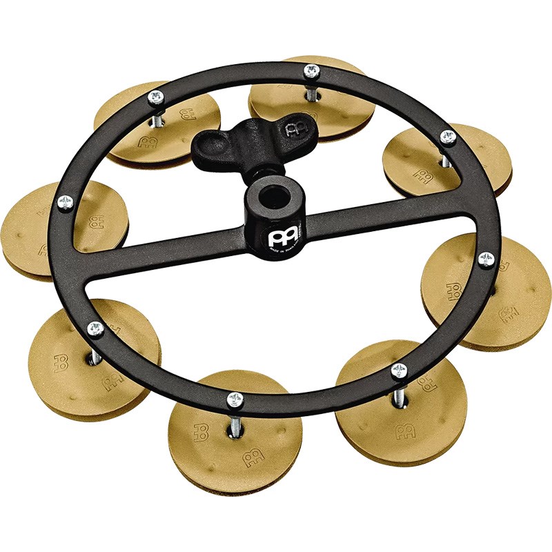 ■商品紹介MEINL ハイハットタンバリンベニー・グレブ・アーティストシリーズ・ハイハットタンバリンは、彼の代表的なシグネチャー・シンバルのフィニッシュである、サンドブラスト加工をジングルに施し、ドライ・ビンテージなサウンドとマットなルックスを特徴とします。8組のブラス・ジングルは、まろやかでありながらエッジの効いたサウンドを生み出しグルーヴを盛り立てます。SIZE : 5MATERIAL : Sand blasted brass jingles検索キーワード：イケベカテゴリ_パーカッション_タンボリン_MEINL_新品 SW_MEINL_新品 JAN:0842960143140 登録日:2020/04/17 パーカッション マイネル