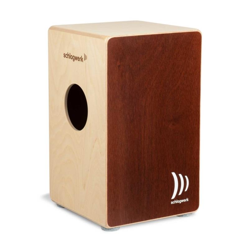 ■商品紹介＜AGILE＞「AGILE（アジャイル）」は機敏・すばやいを意味します。カホン・アジャイルシリーズは、その名の通り素早くタイトなレスポンスを実現した革新的なモデル。従来のコイル線タイプから進化した独自構造により、繊細なタッチからパワフルなビートまで正確に反応し、幅広い演奏表現を可能にします。洗練されたサウンドと高い操作性で、次世代のカホン体験を提供します。＜SR-CP533 デュアル・レッド＞前面（響き線有り）・背面（響き線なし）どちらも打面のため、表現の幅が広いモデルです。＜主な特徴＞-滑り止め加工された座部ザラザラとした表面加工により、快適で安定性のあるプレイを可能に。-接着による打面加工ネジを使用せず接着のみで打面を貼り付けることで、ボディとの一体感が増しよりソリッドなサウンドへ。-丸みを帯びたボディエッジ丁寧に研磨することで、最高の触り心地と快適なプレイを実現。-オリジナル・スネアワイヤーダイナミックなサウンドを実現する、取り外し可能12本のコイル状のストリング。-フェルトフィート床とボディの間に空間を作り、サウンドの響きを損なわない効果と滑り止め効果を実現。-カホンバッグ付属専用カホンバッグが付属。持ち運びや収納も安心で、演奏場所を選ばず快適に使用できます。＜スペック＞打面材：マホガニー合板×2打面 (SC6合板)側面材：バーチ材-8プライサイズ：30 x 30 x 50 cm響き線：コイル線タイプ/着脱可付属品：カホン・バッグ検索キーワード：イケベカテゴリ_パーカッション_カホン_Schlagwerk Percussion_新品 SW_Schlagwerk Percussion_新品 JAN:4260094114809 登録日:2026/02/13 カホン パーカッション シュラグベルク シュラグヴェルク