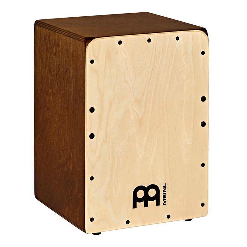 ■商品紹介☆MEINL/カホン☆Jam Cajon はコンパクトなデザインで軽量の為、ドラムサークルやアコースティックギグへの持ち込みにも最適です。ボディー材にバルティックバーチを使用しパンチーなローと、内蔵ワイヤーでクリスピーなスラップサウンドが得られます。フロント板オプションは4種、別売で専用のケースも用意しています。FRONTPLATE : Baltic BirchBODY : Baltic Birch 7-ply (9mm)SIZE : 10 1/2（幅）X 15（高）X 11 1/4（奥）FEATURES : コンパクトサイズ ／ 左右2組のスネアワイヤー内蔵 ／ ラバーゴム足 ／ 背面サウンドポート検索キーワード：イケベカテゴリ_パーカッション_カホン_MEINL_新品 SW_MEINL_新品 JAN:0840553088564 登録日:2020/08/11 カホン パーカッション マイネル