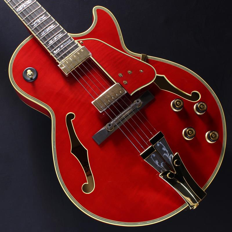 ■商品紹介コレクター放出品の限定ジョージ・ベンソンモデルの美品中古が緊急入荷！使用感はほぼ無い美品コンデション！レアアイテムのためお探しの方はお早めに！純正ハードケース、その他付属品完備重量：約3.40kg〜〜〜〜〜以下、新品時の商品説明となります。〜〜〜〜〜シースルー・レッド・カラーで仕上げた豪華なルックスが印象的な国産ジョージ・ベンソン・シグネチャー 限定モデル！■小振りで抱えやすく、レギュラー GB10 よりやや 厚胴 サイズの 、 オール・フレイム・メイプル 材 ・フル ・ホロウ ・ボディクリアでアタックのあるサウンドを与 え 、 見 た 目 が 美 しいフレイム ・メイプル材をトップ / サイド バックに採用。レギュラーGB10 よりボディ厚がやや大きく、ふくよかな鳴りを楽しめます。■エボニー材指板素早い音の立ち上がりと豊かなサステインが特長のエボニー材を採用。■ハーフ・ボーン & ハーフ・ブラス ナットナチュラルな鳴りで定番素材 のボーンと 、 サウンドに 明瞭 さをもたらすブラスを 重 ねた 、 ハーフ ・ボーン ハーフ ・ブラス ・ナットを採用。■Prestige フレットエッジ・トリートメントフレットエッジを処理し、運指時のストレスを軽減。一段上の弾き心地を実現しました。■GBSP10 special Ebony bridgeレギュラーGB10 よりも幅広い専用ブリッジ台座を搭載。■GB special ミニ・ハムバッカーピックアップボディTOP に接しない、フローティング方式でセットされる GB Special ミニ ・ハムバッカーピックアップを搭載。■Sure Grip III （シュアグリップ）ノブナンバリング（目盛）が施されたノブの上部に、滑りを防止するゴム製グリップを装着しています。コントロールのしやすさと視認性の高さを両立します。■仕様詳細Neck type : GB 3pc Maple setin neckScale:628mm/24.7Body : Flamed Maple top & back & sidesFretboard : Bound Ebony fretboard w/Mother of Pearl GB special inlayFret : Medium frets w/Prestige fret edge treatmentNut : HalfBone/Half BrassMachine head : Gotoh machine headsBridge : GBSP10 special Ebony bridgeTailpiece : GBSP10 special tailpieceNeck pickup : GB special (H) neck pickupBridge pickup : GB special (H) bridge pickupHardware color : Gold検索キーワード：イケベカテゴリ_エレキギター_フルアコ_Ibanez_ユーズド SW_Ibanez_ユーズド JAN:2500010545921 登録日:2026/08/17 エレキギター アイバニーズ イバニーズ