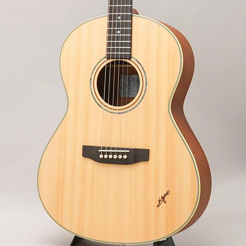 ■商品紹介K.Yairi「RF-65」日本が世界に誇る、国産アコースティックの老舗「K.ヤイリ」。国産手工生産に拘りを持ち、そのクオリティの高さは国内外で高い評価を得ています。こちらの「RF-65」はスプルース単板トップ、マホガニーサイド&バックという仕様を持っています。小振りで抱えやすく、体の小さな方や女性にもオススメのボディシェイプです。リーズナブルながら、マホガニーならではの温かみのあるサウンドを体感できる1本です。人気の高さとプレイヤーの満足できるクオリティーを兼ね備えたエンジェル・シリーズを是非、手に入れてください！[SPEC]TOP : Solid SpruceBACK/SIDE : MahoganyNECK : MahoganyFINGER BOARD : EbonyBRIDGE : Ebonyスケール(弦長) : 64.5cm全長 : 100cmボディ巾 : 37.5cmギグケース付属検索キーワード：イケベカテゴリ_アコースティック・エレアコギター_アコースティックギター_K.Yairi_新品 SW_K.Yairi_新品 JAN:4580393207553 登録日:2015/05/06 アコースティックギター アコギ ヤイリ Kヤイリ ヤイリギター