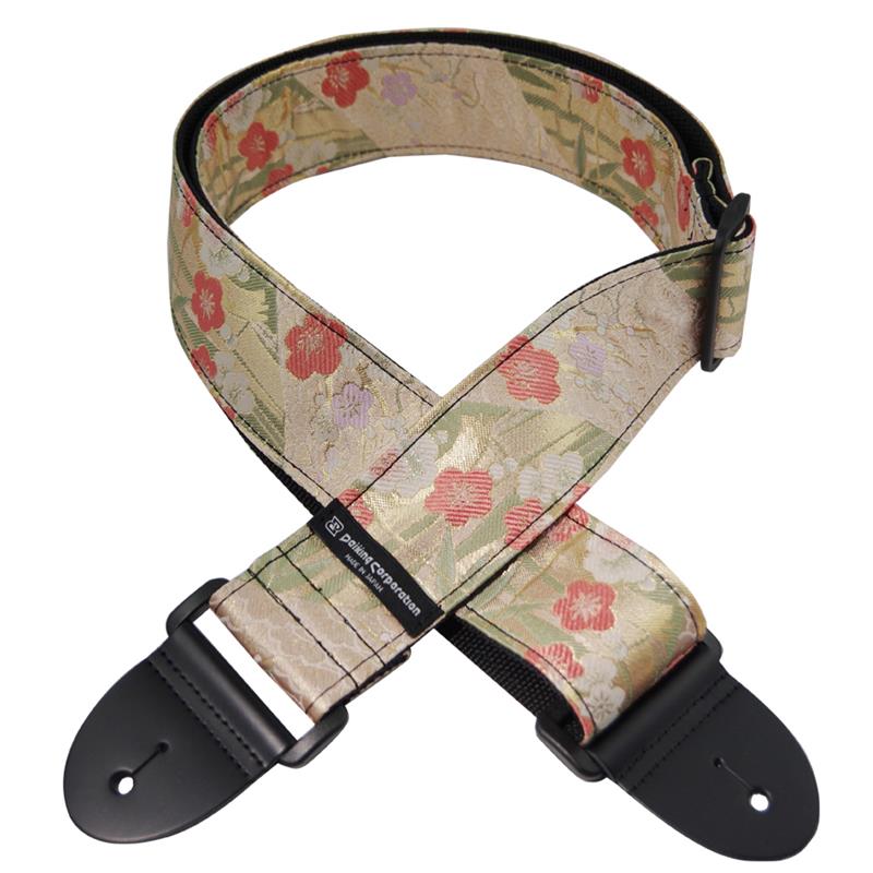 ■商品紹介京都で生産される本物の西陣織りの生地を使用したギターストラップ風格が漂う華やかさの中の繊細な美しさ。加えて色落ちしにくく、耐久性の高いのも西陣織りならではです。艶やかな輝きはステージ映え必至。■幅：5cm■長さ：約80〜138cm※裁断により1本1本柄の配置は若干異なります。また、お選びいただくことはできかねます。誠に恐れ入りますがあらかじめご了承くださいませ。検索キーワード：イケベカテゴリ_楽器アクセサリ_ギターストラップ_Daiking Corporation_新品 SW_Daiking Corporation_新品 JAN:4571694380816 登録日:2025/10/31 ストラップ ギターストラップ ダイキング ダイキン