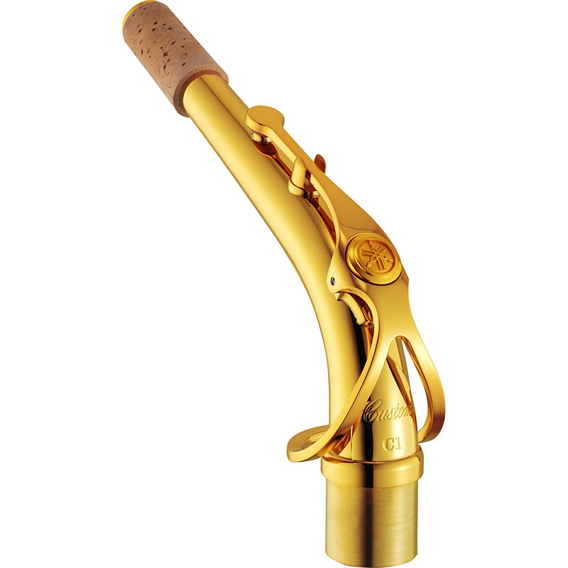 ■商品紹介// YAMAHA Alto Sax Neck AC1 //■仕様：イエローブラス製 / ゴールドラッカー仕上げ＜C1タイプ＞ タイトな吹奏感が吹き心地をより良いものにします。コントロールしやすく安定した音程感と立ち上がりの早さが特長です。＜対応機種＞YAS-875EX / YAS-875 / YAS-82Z / YAS-62 （2013年発売現行モデルのみ）/ YAS-480※オクターブバランスとジョイント部の直径が合わない場合がございます。　調整をご希望の場合は別途ご相談下さい。検索キーワード：イケベカテゴリ_管楽器・吹奏楽器_サックス用アクセサリ_ネック_YAMAHA_新品 SW_YAMAHA_新品 JAN:4957812644457 登録日:2024/05/01 ヤマハ やまは