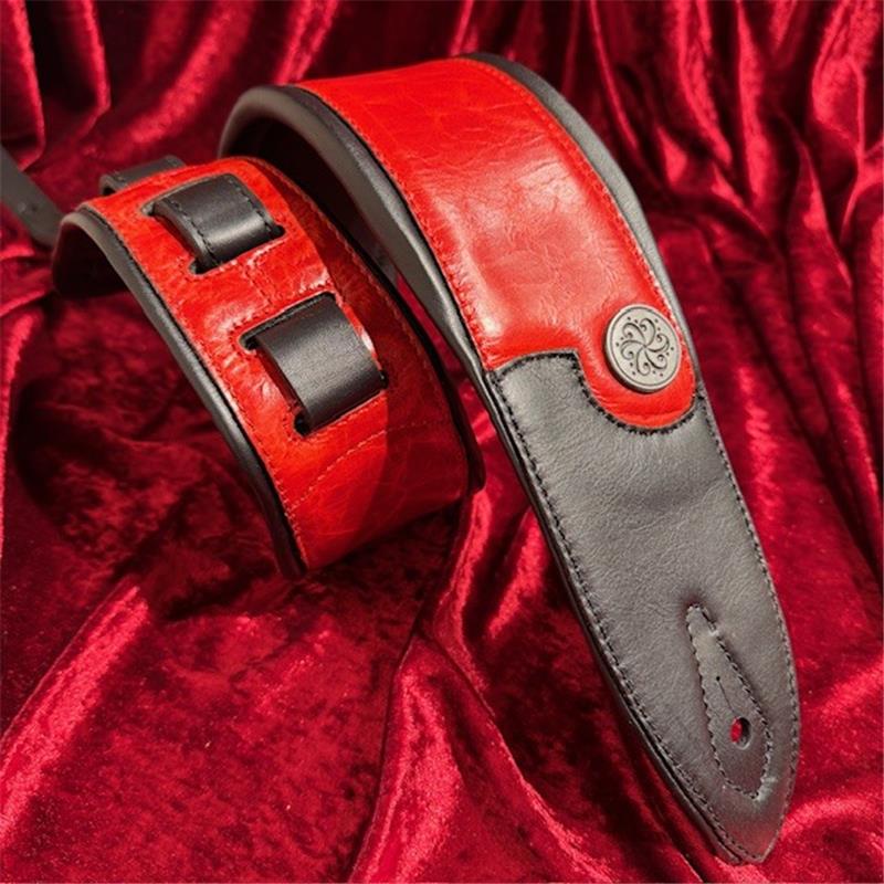 Crimson Leather Strap Darkglass Electronics (新品)
