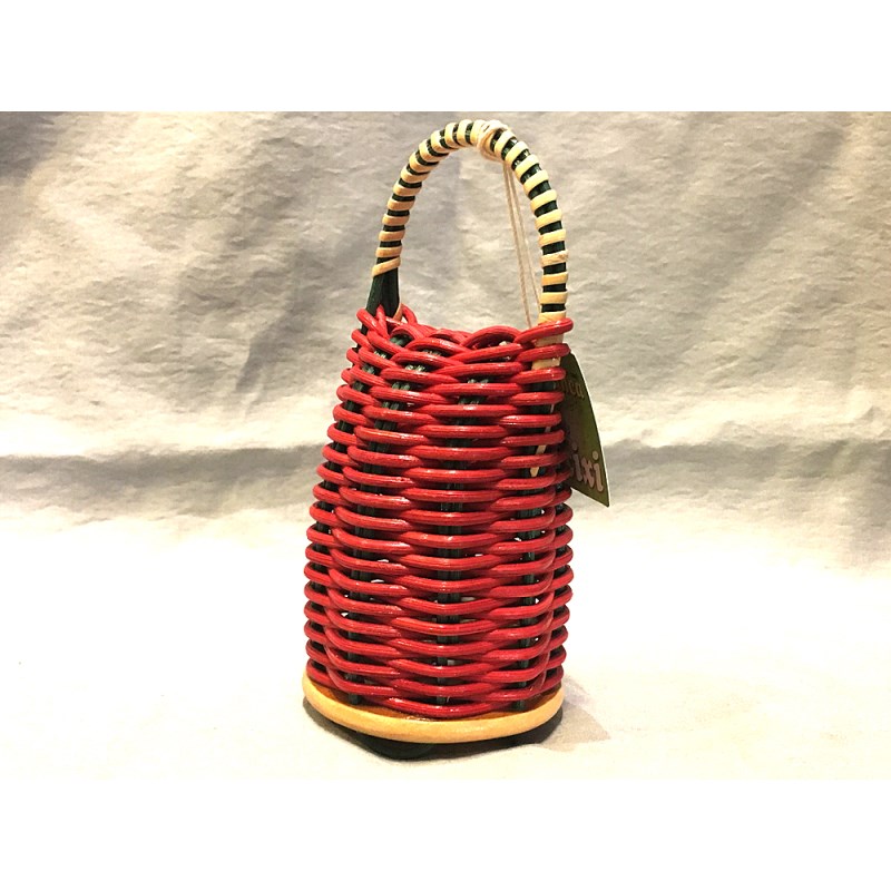 ■商品紹介メイド・イン・ジャパンの手作りカシシ☆岐阜でカシシを専門に製作する、「カシシ工房エスペランサ」小森喜芳氏によるハンドメイドのカシシです。丁寧でキュートな仕上がりながら、音に対するコダワリが随所に見られる一級品です。瓢箪(ひょうたん)底は、アタックが最も強く甲高く轟きます。■L(Lサイズ)■瓢箪(ひょうたん)底※色や模様は様々ございます。掲載画像の限りでは有りません。検索キーワード：イケベカテゴリ_パーカッション_カシシ_エスペランサ_新品 SW_エスペランサ_新品 JAN:4560259045345 登録日:2017/01/26 パーカッション