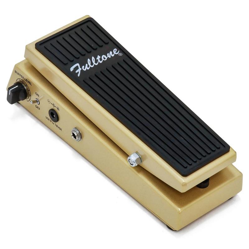 ■商品紹介Clyde Deluxe のゴールド・フィニッシュ仕様。サウンドや製造仕様は従来モデルと同一仕様です。本モデルは世界限定300台の生産となり、シリアルナンバー入りの証明書が付属します。〜特徴〜・カスタムワウンドFulltoneポット：60?70年代のVOXワウで使用されていたヴィンテージICARポットの抵抗値とテーパーを忠実に再現。・トゥルーバイパス設計：低電流のパイロット・ライト・インジケーターにより、電源のオン・オフも確認しやすい設計。・3つのサウンドモード：　　ワックド：ローエンドを強調し、ファズやファンクに最適　　ジミ（クライド・スタンダード）：クラシックなワウのクリーントーン　　シャフト：鋭いアタックでファンクやロックに最適・可変インプット・コントロール：ギターの信号に応じたワウトーンを自在に調整。・高品質インダクター：60年代Voxタイプのインダクターを使用し、オーセンティックでノイズレスなヴィンテージトーンを実現。〜注意事項〜CLYDE Wah Deluxe は、センターマイナス9V DCアダプターでの使用が推奨されます。誤った電源の使用は回路の故障につながるため、注意してください。デリケートな電子部品が使用されているため、高温や多湿の場所での保管は避けてください。本製品は堅牢な設計ですが、使用中の強い衝撃や落下にはご注意ください。■仕様詳細〜スペック〜製品サイズ:255 x 127 x 83mm製品重量:1，544g入力端子:1/4 TS PHONE入力インピーダンス:30k-100kΩ出力端子:1/4 TS PHONE出力インピーダンス:22k-200kΩ電源/消費電流:DC9V（φ2.1mmセンターマイナス）/ 11mA（別売）or 006P/9V電池（別売）総重量（パッケージを含む）:1.736kg生産国:アメリカ検索キーワード：イケベカテゴリ_エフェクター_ワウペダル・ボリュームペダル_ワウペダル_Fulltone_新品 SW_Fulltone_新品 JAN:0605258570956 登録日:2026/01/22 エフェクター ワウペダル ワウワウ ワウ フルトーン