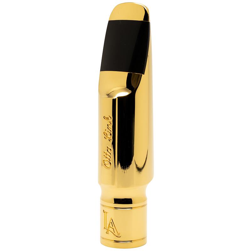 ■商品紹介// Otto Link Hybrid Model LA Metal for Tenor Sax //LAメタルは、Hybridモデルの登場と共に新発売となり、現代のオットーリンクスタイルをさらに拡張しました。バッフルがやや高めでチェンバーは小振りのため、パンチがあり高音域が強調されてエッジの立ったサウンドとなり、従来のオットーリンクラバーのモデルとは一線を画した特徴的なモデルです。力強くブライトなサウンドが求められる音楽シーンで活躍し、ゆっくりとした息ではオットーリンクらしいウォームなサウンドを生み出すバランスの良さも持ち合わせています。ビークが低めになっているため、メタルマウスピースからの変更や、アルトサクソフォンからの持ち替えもスムーズです。オットーリンクらしいクラシックなDNA、そしてモダンなデザインを融合させた意欲作です。■得意なジャンル：ロック、ポップ、ジャズ、ブルース、ファンク、フュージョン、R&Bなど、あらゆる現代スタイルに適しています。■特徴：力強く温かみのある低音域で、ダイナミックで明るく最先端のサウンドで、エアフローも増加しています。■抵抗感：中程度の抵抗で、反応の良い演奏性と簡単なダイナミックコントロールを提供します。■能力：力強く、アンサンブルのブレンドやソロの突出さの両方を扱える汎用性を持っています。【Hybridモデル】JJ Babbittがエルクハートで培ってきた伝統的な職人技と仕上げと、Theo Wanneの最新の工程管理、精密製造、測定基準を融合させたマウスピースです。マウスピースが持つ象徴的な魅力を守りながら、個体差を解消します。ハイブリッドモデルにはマウスピース本体にロット番号が刻印されます。■仕様詳細■オープニングラインナップ(テナー用LAメタル)「6*」2.41mm…ベルグラーセン95、デュコフD6相当「7*」2.67mm…ベルグラーセン105、デュコフD7相当「8*」2.92mm…ベルグラーセン110と120の間、デュコフD8相当※オープニングによっては納期を頂戴する場合がございます。※国内展開サイズラインナップとなります。■素材：メタル■付属品：リガチャー、キャップ、ポーチ、外箱検索キーワード：イケベカテゴリ_管楽器・吹奏楽器_サックス用アクセサリ_マウスピース_テナーサックス用_Otto Link_新品 SW_Otto Link_新品 JAN:0812821002114 登録日:2026/09/12 マウスピース オットーリンク オットー