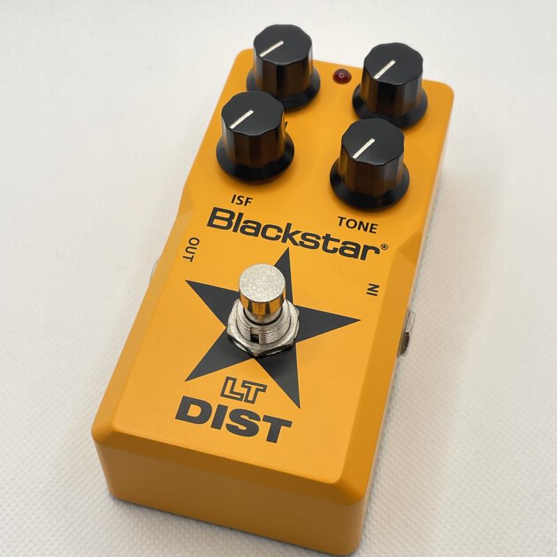 ■商品紹介Blackstarの特許取得済みのISF(Infinite Shape Feature)回路を備えており、トーンコントロールの特性を無限に調整し、米国から英国、およびその間のどこにでも移動できます。コンパクトなペダルでオーバードライブからディストーションまで幅広いモデル。※裏蓋ゴム欠品■仕様詳細コンディション：使用に問題なし要了承箇所：※裏蓋ゴム欠品付属品：箱、取扱説明書保証：保証なし現状販売検索キーワード：イケベカテゴリ_エフェクター_ギター用エフェクター_歪み系_ディストーション_Blackstar_ユーズド SW_Blackstar_ユーズド JAN:2500070873712 登録日:2026/04/17 エフェクター コンパクトエフェクター ストンプボックス ブラックスター