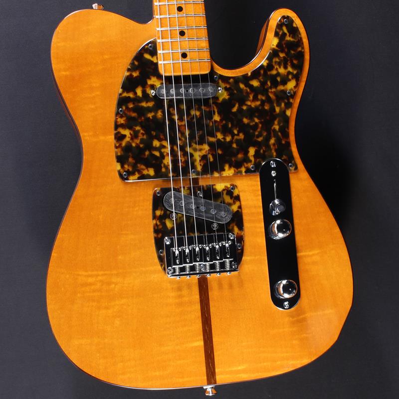 ■商品紹介あの感動を再び・・・一世を風靡したHSアンダーソン、MAD CAT ！！当時、見るものの目をを釘付けにするパフォーマンスと叙情的なメロディで多くのファンの心を奪った「殿下」の映像を忘れられない方も多いことでしょう。TL風シェイプに個性的な鼈甲ピックガードとバインディング、そして何よりもこのアメ色！MAD CAT モデルを手に入れる絶好のチャンスです！アッシュ材を上品な杢目のメイプル材でサンドした構造のボディと1ピースメイプル材によるネックはTLモデルを髣髴させながらもアッシュだけでは成し得ない芯のあるアタックと煌きある倍音を加味し、華やかな鳴り感を実現しております。ボディのセンターに走るウォルナット材のストライプと鼈甲柄のピックガードやボディバインディング、そしてリアピックアップのエスカッションを兼ねるボディプレートがルックスを演出。さらにステージ映えのよいアンバーフィニッシュがオーナーの満足をより深いものへと誘うことでしょう。ピックアップにはBill Lawrence/USA T-II、T-IIを装備し、ブリリアントなキャラクターの生鳴りを逃さず、プレイヤーの表現を余すことなくアウトプットしてくれます。裏通しスタイルのシンプルなブリッジやシャーラータイプペグもシンプルで使いやすく、サウンドのダイレクト感に貢献いたしております。心躍るヘッドロゴの波うちとニンマリ微笑むヘッドの「あいつ」が時代を逆行させる・・・もちろん、本物の実力を備えたプレイヤーにも心強い1本であることは言うまでもありません。約3.91kgセミハードケース付属■仕様詳細Body:Ash 2P/Flame Maple Top&Back/Center WalnutNeck:Maple 1PPickups:Bill Lawrence/USA T-I・T-IIBridge:Gotoh GTC-101 CRPeg:Gotoh SG503-07 CRPickguard:Original Tortoise Celluloid検索キーワード：イケベカテゴリ_エレキギター_TLタイプ_H.S.Anderson_新品 SW_H.S.Anderson_新品 JAN:4949748094529 登録日:2026/02/05 エレキギター HSアンダーソン マッドキャット MADCAT