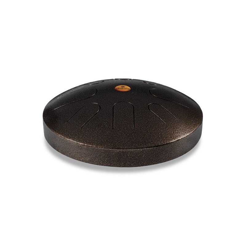 ■商品紹介☆LP Metta Drum☆LPの金属製のスリットドラム。12インチ径のボディから響く、ふくよかな8つのドローンサウンドは、瞑想などにも心地良い効果をもたらします。付属の磁石を使用して、チューニングを変更可能。 さらにマレット2本とナイロンキャリングバッグが付属致します。サイズ：12インチスケール： タンプラスケール - G#3， B3， C#4， D#4， F#4， G#4， B4， C#5フィニッシュ： アースゴールド付属品：キャリーバッグ、マレット、マグネットx2検索キーワード：イケベカテゴリ_パーカッション_その他パーカッション_LP_新品 SW_LP_新品 JAN:0647139491523 登録日:2020/10/17 パーカッション エルピー ラテンパーカッション