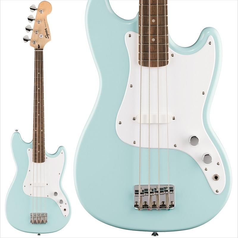 ■商品紹介コストパフォーマンスに優れたソニックブロンコベースに新たなカラーが登場！Squier Sonic Bronco Bassは、すぐにベースを始めたいと考えている向上心溢れるプレイヤーに最適な楽器です。アイコニックなFenderブロンコを原点とした象徴的なスタイリングと刺激的なトーンをあらゆるプレイヤーにお届けします。このブロンコベースは30インチのショートスケールで、薄く軽量なボディ、スリムな1.5インチナット幅、そして快適なCシェイプネックの組み合わせにより、優れた演奏性をもたらします。Squierシングルコイルピックアップは、パンチの効いたベーストーンを奏でます。その他、高い安定性を誇る4サドル式ハードテイルブリッジ、スムーズで正確なチューニングが可能なシールドギアチューニングマシン、耐久性のあるクロムハードウェアなど、魅力的な特徴を多く備えています。※画像はサンプルです。製品の特性上、杢目・色合いは1本1本異なります。■仕様詳細■Body Material: Poplar■Body Finish: Gloss Polyurethane■Neck: Maple， C Shape■Neck Finish: Satin Urethane■Fingerboard: Indian Laurel or Maple， 9.5(241 mm)■Frets: 19■Position Inlays: Pearloid Dot (Indian Laurel)，Black Dot (Maple)■Nut (Material/Width): Synthetic Bone， 1.5 (38.1 mm)■Tuning Machines: Die-Cast Sealed■Scale Length: 30 (762 mm)■Bridge: 4-Saddle Standard■Pickguard: 1-Ply White■Pickups: Ceramic Single-Coil■Pickup Switching: None■Controls: Master Volume， Master Tone■Control Knobs: Knurled Flat-Top■Hardware Finish: Chrome■Strings: Nickel Plated Steel (.045-.105 Gauges)ソフトケース付属検索キーワード：イケベカテゴリ_ベース_エレキベース_ミニベース_Squier by Fender_新品 SW_Squier by Fender_新品 JAN:0197955143248 登録日:2026/04/06 エレキベース スクワイアー スクワイヤー スクワイア スクワイヤー フェンダー