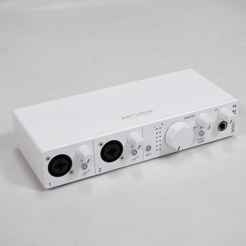 ■商品紹介■商品の状態：・美品■付属品・元箱・USBケーブル※中古商品のため、ソフトウェアは付属いたしません。■保証期間：店頭保障1ケ月-----【製品の特長】★洗練されたデザイン、ポータブルにして充実した機能を備えたオーディオ・インターフェース●主な特長・高品質なローノイズプリアンプとダイナミックマイクに十分なパワー(入力換算ノイズ-129dB、ダイナミックレンジ 110dB)・最適なレコーディングのためのダイレクトモニター機能・ループバック機能搭載・L/Rのボリュームを視覚的に表示するインジケーター・頑丈な金属製のフレーム・USBバスパワー電源とUSBハブを備え、どこでも制作・録音が可能。・DAW、エフェクト、サンプルなど、充実のソフトウェア・バンドル・MINIFUSE2、MINIFUSE4にはMIDI端子も装備・独立してボリューム・コントロール可能なヘッドフォン出力端子（MINIFUSE4は2個装備）・ブラック、ホワイトの2カラー【製品の仕様】・最大サンプルレート：192KHz・最大ビットレート：24 bit・入力ダイナミックレンジ：110dB・入力数（Front）：2 (いずれもコンポジット端子、Hi-Z対応、ファンタム電源(+48V)対応)・入力数（Rear）：なし・出力数（1/4 TRS）：2・ダイレクトモニター：有り・ヘッドフォン出力：1(独立レベル)・MIDI IN/OUT：有り・USBハブ:1・インターフェース：USB 2.0 Type-C・USB2.0バスパワー：有り・電源アダプター：なし・ループバック機能:有り・本体サイズ/重量：（20x 10 x 4）cm/ 516g#オーディオインターフェース#オーディオインターフェイス検索キーワード：イケベカテゴリ_DTM_オーディオインターフェイス_USB_Arturia_ユーズド SW_Arturia_ユーズド JAN:2500120939573 登録日:2026/09/28 インターフェイス インターフェース オーディオインターフェース オーディオインターフェイス サウンドカード アートリア アートゥリア
