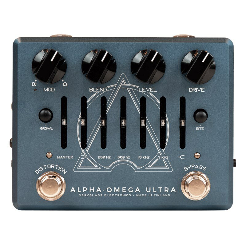 ■商品紹介Alpha・Omega UltraがAUXインプットを備えた｢V2｣にバージョンアップ！発売以来ベストセラーモデルとなったAlpha・Omega UltraにAUXインプットを増設した｢V2｣バージョンが登場しました。ステージでのパフォーマンスから家での練習に至るまで、一貫して使用できる万能ツールとして活躍します。Alpha・Omega Ultra は、Darkglass製品の中で最も汎用性の高いベース・プリアンプです。2つの全く異なるディストーション回路（ALPHAとOMEGA）、非常に高いダイナミック・レンジ、6バンド・アクティブ・グラフィックEQ、ヘッドホンアウト、さらにはデジタルインパルスレスポンス（IR）を使用したON/OFF可能なキャビネットエミュレーションを備えたバランスドダイレクトアウトにより、現代のベースプレイヤーにとって最も完璧なツールとなりました。 Darkglass Electronics の新製品 Alpha・Omega Ultra にはデジタル・キャビネットエミュレーション機能が搭載されております。ペダルとPC/MACをUSBケーブルで接続し、Darkglass Suiteソフトウェアを使用することで使用するキャビネットエミュレーターの選択、コントロールが可能となります。サイズ : 95mm x 120mm x 55mm重量 : 425g＜機能＞・ALPHA OMEGA DUAL ENGINE 搭載・6バンドEQ搭載・キャビネット・インパルスレスポンスを管理・ロード・Darkglass ファクトリーインパルスレスポンスを多数搭載・キャビネットシミュレーションボリュームのコントロール・DARKGLASS SUITE (ソフトウェア) を使用し、IRの設定などをコントロール・フットスイッチモードコントロールの有効/無効の切り替え・DI アウトプット ・ ヘッドフォンアウトプット搭載・AUX インプット搭載＜対応OS＞Windows 7以降のWindows OSOS X 10.9 Mavericks以降の mac OS＜手順＞1．公式サイトよりソフトウェアをダウンロードしてください。2．ダウンロードしたファイルを実行し、インストールを行ってください。3．ペダルをコンピューターに接続してください。4．ソフトウェアを起動してください。※Alpha・Omega Ultra の消費電流は 110mA です。レギュレートされた DC9V センターマイナス極性のアダプターをご使用ください。環境への配慮を理由に 9V バッテリー（006P）駆動には対応していません。レギュレートされてないパワーサプライの使用、もしくは 9VDC 以上の電圧を供給した場合、ノイズの発生やユニットが破損する恐れがあり、保証対象外となりますのでご注意ください。検索キーワード：イケベカテゴリ_エフェクター_ベース用エフェクター_ベース用プリアンプ・EQ・DI_Darkglass Electronics_新品 SW_Darkglass Electronics_新品 JAN:6430054580427 登録日:2020/04/09 プリアンプ ダークグラス