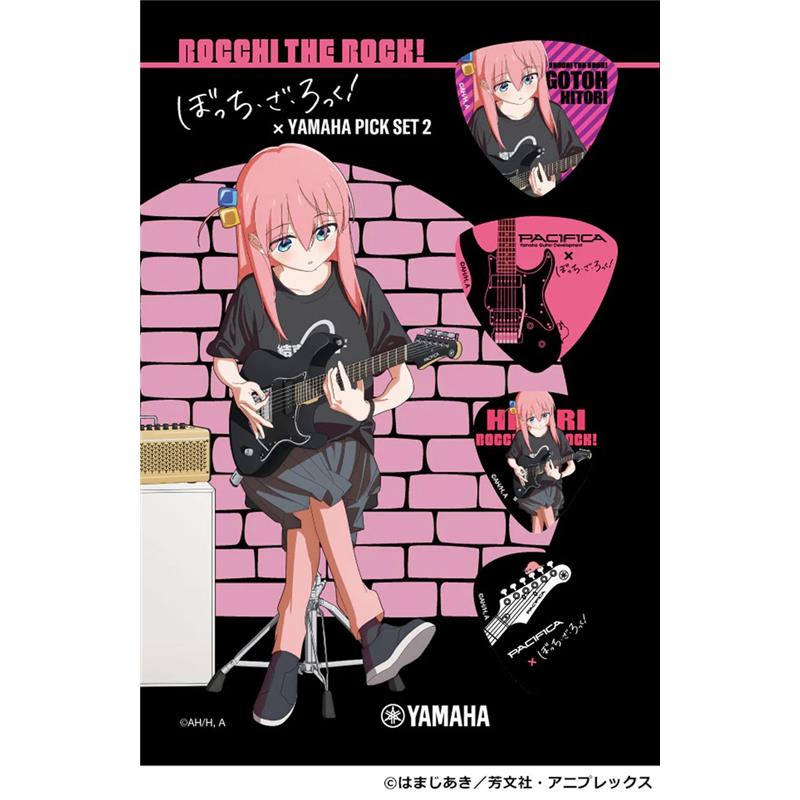 ■商品紹介ヤマハ描きおろしイラストを使った、本格的なピックセットの第二弾！普段、ヤマハが販売しているピック素材を使用したオリジナル製品。スタンダード型とティアドロップ型を各2枚用意した、計4枚入り。表には後藤ひとりのイラストと、「PACIFICA611V BTR LTD」×ツチノコぼっちのコラボレーションイラストをあしらい、裏にはアニメ「ぼっち・ざ・ろっく！」とヤマハのロゴがデザインされている！■封入されているピックの種類ピックA：後藤ひとり（スタンダード型）ピックB：PACIFICA×ツチノコぼっち（スタンダード型）ピックC：後藤ひとり（ティアドロップ型）ピックD： PACIFICA×ツチノコぼっち（ティアドロップ型）検索キーワード：イケベカテゴリ_楽器アクセサリ_ピック_ぼっち・ざ・ろっく！_新品 SW_ぼっち・ざ・ろっく！_新品 JAN:4947817310211 登録日:2026/01/23 ぼっちざろっく ボッチ ぼっちちゃん