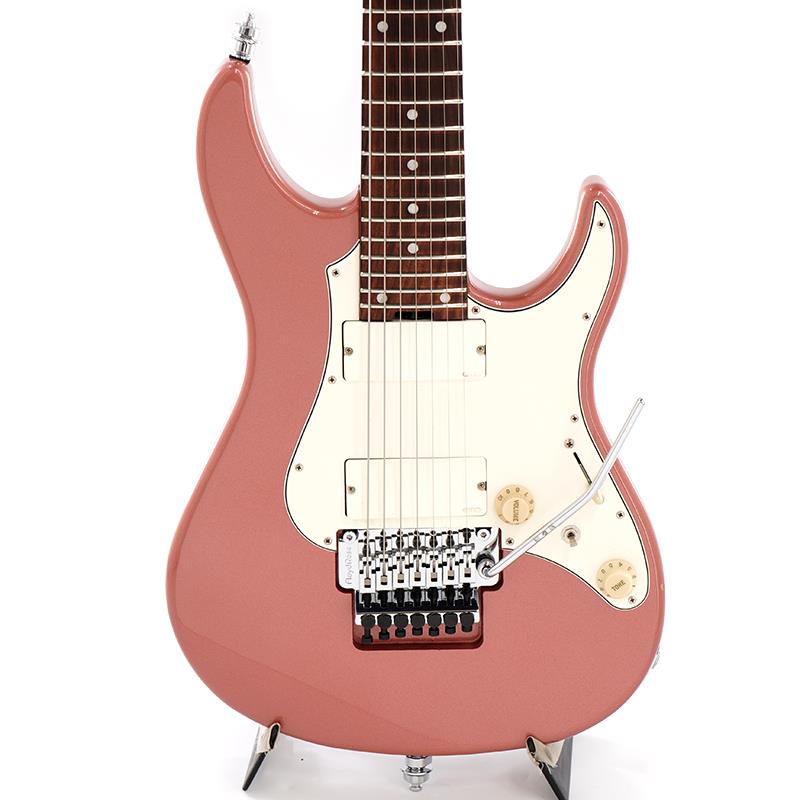 ■商品紹介お勧めプレイヤーズ・コンディション中古品！名天才ギタリスト藤岡幹大氏が愛用していたシグネチュアモデルESP SNAPPER-7 Fujioka CustomのEdwards製のコストパフォーマンスモデル、EDWARDS E-SN7-194MFがお勧めプレイヤーズ・コンディション中古品で入荷！Vintage Burgundy Mistカラーがステージ映えする1本です！多くのアーティストサポートや教則本の執筆、MI JAPANの講師、BABYMETALをサポートする神バンドのギター、そして自身のバンドでの活動など多方面で活躍致しました、名天才ギタリスト藤岡幹大氏が愛用していたシグネチュアモデルESP SNAPPER-7 Fujioka CustomのEdwards製のコストパフォーマンスモデルのお勧めプレイヤーズ・コンディション中古品！アルダーボディにハードメイプルネックをデタッチャブル方式でジョイント。チューニングの狂いを最小限に抑えるロック式トレモロのフロイドローズを搭載し、安定したピッチを約束します。ピックアップはアクティブタイプのEMG707と707TWのコンビネーションを搭載。ネックポジションのEMG707TWは、ミニスイッチでシングルモードに切り替える事が可能で、また切り替える事で強制的にシングルモードの音色にシフトします。今回、お勧めプレイヤーズ・コンディション中古が入荷致しました！シリアルから判断して2020年製と推測されます。細かいスリ傷や、打痕、ボディ全体の元々からの無数の塗装のへこみ、塗装の引き、ピックガードの弾き傷、ボディバックのコンター近くのスリ傷、パーツのくすみが全体に見受けられますが、いずれもプレイアビリティには支障、問題ございません。当店にてフルメンテナンスとクリーニングを施しておりますので、すぐにご使用出来る一本です！フレットはすり合わせ済です。すぐにお使い頂けます。約8割5分残りでございます。トラスロッドも通常の調整に問題ございません。電装系もフルチェックしておりますので、動作に問題ございません。フロントのEMGの字が消えかかっておりますが、こちらも動作に問題ございません。ウェイトは約3.95kgです。芯のあるサウンドを生み出すバランスです。付属品は汎用ギグケース、アーム、ロックピンの受け側x2になります。是非、この機会をお見逃し無く！SN. ED2016517PWeight≒3.951kg付属品　汎用ギグケース、アーム、ロックピンの受け側x2。■仕様詳細BODY : AlderNECK: Hard MapleFINGERBOARD: Pau FerroFRETS: #216， 24fretsINLAY: Pearloid DotSCALE: 648mmNUT: Locknut (R7S/48mm)CONSTRUCTION: Bolt-on (Star Cut)TUNER: GOTOH SG360-07BRIDGE: Floyd Rose 7st (FRT-1000)PICKUPS: (Neck) EMG 707TW， (Bridge) EMG 707CONTROLS: Master Volume， Master Tone， 3WAY Lever PU Selector ， Neck PU Single Mode & Direct SwitchCOLOR: Vintage Burgundy Mist※当店の取り扱い商品は中古の1点限りのご用意となります為、誠に勝手ながらご注文のお客様優先でのご案内とさせて頂きます。お問い合わせやお取置きのご依頼の際は予めご了承下さいますようお願い致します。イケベ楽器店Website以外の商品ページをご覧のお客様は、「取扱店舗の商品ページを見る」または「楽器店の購入ページへ」よりご注文下さい。検索キーワード：イケベカテゴリ_エレキギター_その他_Edwards_ユーズド SW_Edwards_ユーズド JAN:2500010881517 登録日:2026/05/20 エレキギター エドワーズ