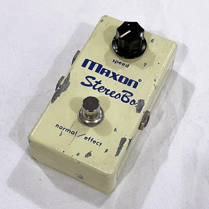 ■商品紹介70年代後期のレアなモデル。モノラル使用ではトレモロの様な効果。ステレオではパンニング効果。■仕様詳細コンディション：使用に問題なし要了承箇所：委託中古品、動作まで通電から少し時間を要します付属品：なし保証：委託中古品につき中古保証なし検索キーワード：イケベカテゴリ_エフェクター_ギター用エフェクター_モジュレーション系_トレモロ・ヴィブラート_MXR_Delay ／ Reverb ／ Modulation_ユーズド SW_MXR_ユーズド 登録日:2025/10/12 エフェクター コンパクトエフェクター ストンプボックス