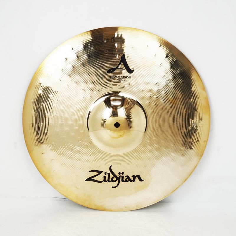 ■商品紹介【メーカー生産完了特価品】A Zildjian / Brigh Full bodied＋Natural〜気取らない成熟感、応用自在。ベートーベンからビートルズまで、音楽の歴史と共に歩んできた全てのシンバルの基本、世界で最も愛されるオリジナルZildjianシンバル。ハイハット・ライド・クラッシュなどのシンバルの呼び名も、このA Zildjianシンバルにネーミングされ今に至る。まさにコンテンポラリー・ドラミングの歴史そのものがここにある。【Heavy Series】1985年、ハードヒッターのパワフルなロックシンバル、Zシリーズ誕生。1993年、よりモダンな表現力を持った第2世代、Zカスタムへと進化。2009年、かつてないパワーと音抜け、更なる演奏性の良さを備えたヘヴィーシンバルの3rdジェネレーション「Z3」登場。そして、2013年、A.ZildjianのHeavyシリーズとして、バリエーションを与えるモデルになりました。＜Heavy Crash＞パワー&表現力とともに抜群のクラッシュシンバル。クリアなアタック音かつ大音量なパワーモデル。モデル：Crashサイズ：17インチ※店頭にて展示、試打を解禁しております為、打痕や指紋汚れ等が発生する場合がございます。予めご了承ください。検索キーワード：イケベカテゴリ_ドラム_シンバル_クラッシュ_Zildjian_A Zildjian_アウトレット SW_Zildjian_アウトレット JAN:0642388309735 登録日:2025/09/30 シンバル ジルジャン Aジルジャン