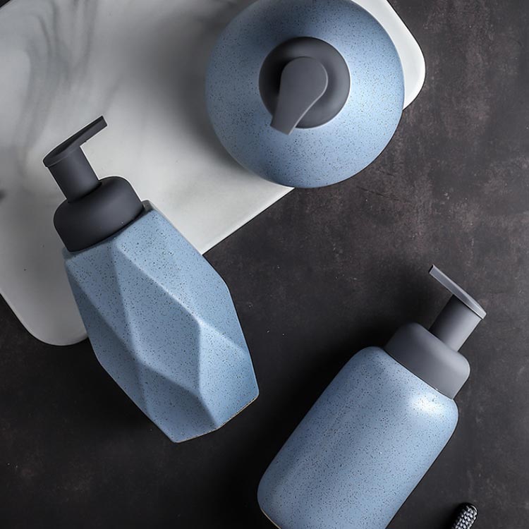 ikeike0チェストの3タイプ!陶器 かわいい おしゃれ ソープボトル ハンドソープ 3タイプ!陶器 可愛い 詰め替え容器 詰め替えボトル 泡ソープ 泡 ボトル セラミック 大容量 手動式 北欧 洗面台 トイレ キッチン ギフト｜アングル3