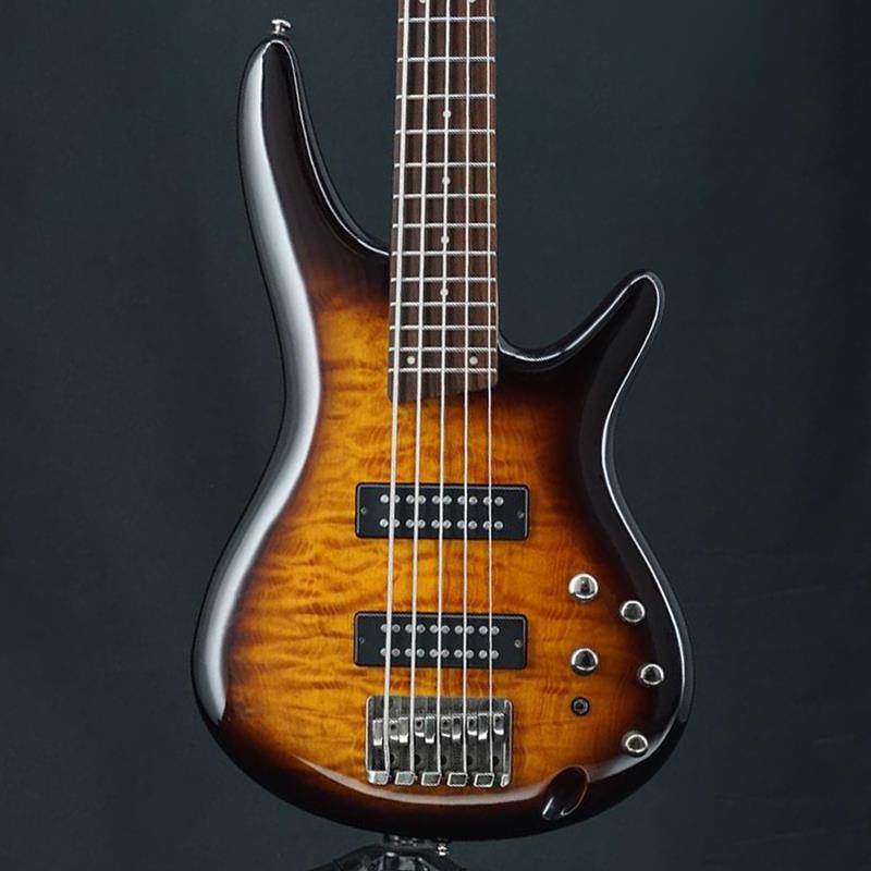 楽器種別：ユーズドIbanez/SR Standard 商品一覧＞＞Ibanez/ユーズド 商品一覧＞＞ベース【30，000円〜60，000円】 商品一覧＞＞エレキベース/小型ボディ・多フレット/Ibanez 商品一覧＞＞当店のベースは、出荷前に専門スタッフが検品・調整しているので安心です！Ibanez USED 中古 SR405QM-DEB商品説明美しい杢目のキルテッド・メイプルをボディトップに採用したSRの中古品！・身体との一体感を高めた3次元アーチド SR ボディ・シェイプ体にフィットしストレスの少ないオリジナル形状です。またスタンド置きの際にジャック部を当て破損する心配が少ないトップ・ジャック・キャビティ方式を採用しています。・キルテッド・メイプル材トップ高級ギターやベースのボディに用いられる銘木として定着しているキルテッド・メイプル材をボディ・トップに採用。・全ての奏者にとって握り易さ追求し、究極までシェイピングしたスリム・ネック・Ibanez Custom Electronics 3 band eq w/3 way Power Tap switchHigh/Mid/Low 3バンドのイコライジングが可能なうえ、シングル ハムバッキング ベース ・エンハンスド ・シングルの 3 モードを選択可能なタップスイッチを備え 、スイッチ一つで多彩なサウンド ・メイクを実現します。細かな擦り傷や打痕がございますが、演奏上問題無くお使いいただけます。トラスロッドに余裕はあり、ネックコンディションは良好です。Weight≒3.83kg付属品：汎用ソフトケースイケベカテゴリ_ベース_エレキベース_小型ボディ・多フレット_Ibanez_SR Standard_ユーズド SW_Ibanez_ユーズド JAN:2500030790721 登録日:2025/11/03 エレキベース アイバニーズ イバニーズ
