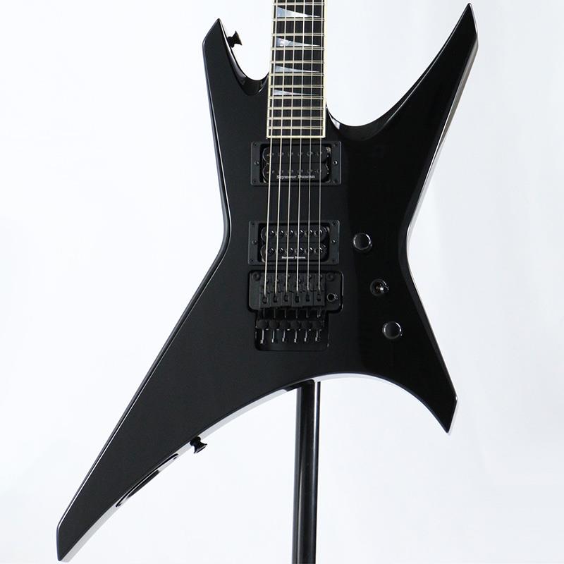 楽器種別：アウトレットJackson USA/アウトレット 商品一覧＞＞エレキギター【370，000円〜690，000円】 商品一覧＞＞変形タイプ/Jackson USA 商品一覧＞＞当店のギターは、出荷前に専門スタッフが検品・調整しているので安心です！Jackson USA USA Select Warrior WR1 (Gloss Black/Ebony) [SN.U28647] 【キズあり特価】商品説明ボディエッジに塗装不良が見受けられるため、一本限りのアウトレットスペシャルプライス！Jacksonブランドの変形シェイプにしてバランスが良いコンパクトボディのWarrior！本家Made in USA、良質な木材を使用したHR/HMには欠かせないブランドJacksonの日本限定カスタムショップ製品！！USA製のJacksonは工場で生産されているものの、直接の加工・組み込みに携わっている職人は少なく、工房レベルの人数で製作されています。これにより品質の安定性の確保とJackson魂がこめられた商品が完成するのです！クウォーターソン(柾目)・ハードロックメイプルをスルー材に、アルダー材をボディ裏面に接着した2プライスルーネック構造。ボディサイドのウイング材もバック材同様のアルダーを使用。通常のスルーネックはセンターのスルーネックにサイドからボディ材を接着する構造と違い、スルーネック材のメイプルをアルダー材で包み込むようなボディ構造となるので、USAならではの素晴らしいボディ鳴りに仕上がります。ジャクソンと言えばコンコルドヘッドシェイプ！！このヘッド材とスルーネック材はローポジションで※スカーフジョイントされ、ネック強度に優れた加工が成されております。もちろん指板には※コンパウンドラディアスを採用。これにより弦高を低くしたセッティングもしやすく、さらにはヒールカットされていることでハイポジションの演奏性が格段に向上いたします。ヘッドロゴはシルク材を使用し、印象的なシャークフィン指板インレイはマザーオブパール貝を使用しています。ブリッジへはフロイドローズ・オリジナルを装備。フロイドローズブリッジを搭載しながらも一味違うパワフルな生音を生み出しております。過激なアーミングにも安定したチューニングを発揮。RR/KVなどJacksonブランドでは、変形モデルは人気がありますがこのWR(通称:ウォーリアー)はその中でもSLモデルに近い演奏性を持っています。見た目は好みが分かれるかもしれませんが、演奏性では変形モデル中ナンバー1とも言えるモデルです！！ピックアップはSeymour Duncanピックアップを2基搭載した2H仕様。唯一、WRモデルは独特なピックアップをマウントしており、フロントピックアップにはクリアなサウンドを出力する為に開発されたSH-10 Full Shredを装備。リアピックアップには、その見た目からも想像の付く太いサウンドを生み出すTB-8b Invaderを装備と、フロント＆リア共にルックスサウンドに特徴のあるモデルを搭載。小型ボディのWRから得られるシャープサウンドは、キレの良いバッキングサウンドとリードサウンドを生み出します！良質な木材と確かな組み込みが成されることにより、スルーネック特有の素晴らしいサスティーン。これぞまさにMade in USA！！変形ギターの中でもコンパクトかつ演奏性に優れたWRモデルは、そのボディシェイプによるルックスとは違ったバランスの良いサウンドを生み出します。大変入荷数の少ないモデルとなりますのでご検討はお早めに！※スカーフジョイントネック: スルーネック材を1フレット付近で、2段階に分けて接着することでネック強度が増し、薄いネックシェイプでも反りに強くなります。※コンパウンドラディアス: 指板アールを0フレット12Rから指板エンド部16Rに仕上げる事により、ネックグリップ上のいずれのポジションでも同一の演奏性を確保することが可能。商品詳細SN.U28647Weight≒3.58kgNeckFingerboard Material: EbonyFingerboard Radius: 12-16 Compound Radius (304.8 mm to 406.4 mm)Headstock: Jackson Pointed 6-In-LineNeck Construction: Neck-Through-Body with Scarf JointNeck Finish: GlossNeck Material: Quartersawn MapleNumber of Frets: 24Nut Material: Floyd Rose Original LockingNut Width: 1.6875 (42.86 mm)Position Inlays: Mother of Pearl SharkfinTruss Rod Nut: Truss Rod Adjustment at NutBodyBody Material: AlderBody Finish: Gloss PolyesterBody Shape: WarriorHardwareBridge: Floyd Rose Original Double-Locking TremoloControl Knobs: Dome-StyleHardware Finish: BlackNeck Plate: NoneStrap Buttons: StandardStrings: Nickel Plated Steel (.009-.042 Gauges)Switch Tip: BlackTremolo Arm: Floyd Rose OriginalTuning Machines: Jackson Sealed Die-CastElectronicsBridge Pickup: Seymour Duncan Invader SH8 HumbuckingNeck Pickup: Seymour Duncan Full Shred SH10 HumbuckingPickup Configuration: HHControls: Volume， TonePickup Switching: 3-Position Toggle:Position 1. Bridge PickupPosition 2. Bridge and Neck PickupsPosition 3. Neck Pickupハードケース付属イケベカテゴリ_エレキギター_変形タイプ_Jackson USA_アウトレット SW_Jackson USA_アウトレット JAN:0717669186685 登録日:2026/01/26 エレキギター ジャクソン
