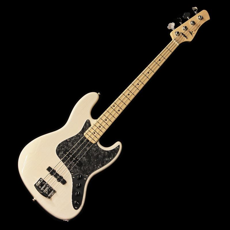 楽器種別：新品Kikuchi Guitars/新品 商品一覧＞＞ベース【275，000円〜525，000円】 商品一覧＞＞エレキベース/JBタイプ/Kikuchi Guitars 商品一覧＞＞当店のベースは、出荷前に専門スタッフが検品・調整しているので安心です！Kikuchi Guitars Hermes Series M70-4 (Trans White)商品説明Hermesから待望のフルサイズ&20Fの70シリーズが登場！フルサイズボディ、20Fネック、70's ピックアップロケーションそれぞれが「絶妙」に混ざり合うことで特徴的なトーンを生み出す70シリーズが新たに誕生しました。バーサタイルな仕様である通常のHermesシリーズとは異なり、トラディショナルな70'sの仕様を各部に取り入れることで、豊かな低域と歯切れのよい広域を実現しました。2 Volumeのコントロールが組み合わせることにより、それぞれのピックアップの音量を自在に操ることが可能。プレイヤーが生み出すトーンバリエーションの幅を大きく広げます。●FEATURES- Neck -20F指板を採用することで、スラップ奏法時に歯切れがよくスナップの効いたパンチあるトーンを生み出します。わずかに強くカーブがかった10inch Rの指板は、心地の良いゴーストノートを生み出しやすく、多くのプレイヤーが思い描く迫力のある「チョッパートーン」を奏でることが可能です。様々な奏法や音楽ジャンルにも対応できるよう、弦高がどのフレットポジションでも均一にセットアップされているため、力強いピッキングにはパワフルに、そして優しく撫でるようなフィンガリングには温かく包み込むような優しいトーンを奏でます。- Body -鋭く力強い入力も受け止め、迫力あるトーンを生み出すフルサイズシェイプのボディを採用。フルサイズならではの底知れぬ豊かな低音を備え、太く温かい自然な木の鳴りを生み出します。ボディ材にはAshを採用。乾いたパンチのあるトーンはフルサイズシェイプが持つ豊かで迫力あるトーンと絶妙に混ざり合います。- Pickups -ブリッジピックアップは、よりブリッジ側との距離が縮まった70'sロケーションを採用。ネックピックアップとミックスした際には明瞭で歯切れのよいトーンを生み出します。また、ブリッジピックアップに指置きをしたフィンガーピッキングの際には、自然とピッキングポジションがブリッジ側へと変化するため、タイトで分離感の良いトーンを生み出すことが可能です。- Controls -ピックアップバランサー仕様ではなく、クラシカルな2 Volumeコントロールを採用。各ピックアップの音量を細かく調整することが可能なので、ピックアップをミックスした際に得られるトーンバリエーションの幅を大きく広げます。商品詳細SPECIFICATIONSModel: 4stBody: Full Size / Ash 2-Piece (Solid)Neck: Maple， Thin Matte NitroFingerboard: MapleFingerboard Radius: 10inch(254R)Nut Material: TusqNut Width: 37mmFret: DHP24H， 20FScale: 864mm (34inch)Body Color / Pickguard: Natural / Black 3-plyHardware Color: ChromeBridge: Hipshot 20mm SpacingTuner: Hipshot License Ultra-LightPickups: DiMarzio 4HC (70’s locations)Controls:?Neck VolumeBridge VolumePassive Roll Off Tone (w/ Pull Switch for Preamp Bypass)Treble/Bass BoostString: D’Addario Nickel .045 - .105Weight: ≒4.05 kgセミハードケース付属イケベカテゴリ_ベース_エレキベース_JBタイプ_Kikuchi Guitars_新品 SW_Kikuchi Guitars_新品 JAN:4571220110061 登録日:2026/02/08 ベース エレキベース キクチギターズ