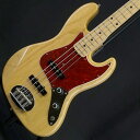 楽器種別：ユーズドエレキベース/LAKLAND 商品一覧＞＞エレキベース/LAKLAND/Shoreline Series 商品一覧＞＞エレキベース【155，000円〜295，000円】 商品一覧＞＞当店のベースは、出荷前に専門スタッフが検品・調整しているので安心です！LAKLAND 【USED】 SL44-60 (Natural)商品説明日本製レイクランド「Shoreline Series」本機はほとんどのパーツや木材をU.S.A.シリーズと同じ物を使用し、日本国内で組み立てることでハイコストパフォーマンスを実現したShoreline Seriesです。アッシュ材ボディにメイプル材ネック、メイプル指板という70年代JBのスペックを踏まえ、より現代的なアプローチを加えたモダンスペックが特徴的な1本です。ネックボリュート部の独特なデザインや、厚めに取られた指板材とGraphite Reinforcement Barsが仕込まれた強固なネック等、随所にレイクランドの独自性が打ち出されており、トラディショナルなJBに留まらない優れた設計が見受けられます。ヘッド、ボディサイドの打コン、金属パーツのくすみが生じておりますが、大きく目立つ傷は無く、比較的きれいな状態を保っております。トラスロッドの余裕は十分にありネックコンディションも良好です。ピックガードが赤べっ甲柄に交換されており、あのベーシストを思い浮かべるルックスに仕上がっております。Weight≒3.97kg汎用ソフトケース付属イケベカテゴリ_ベース_エレキベース_LAKLAND_Shoreline Series_ユーズド JAN:2500030072100 登録日:2024/02/26 エレキベース レイクランド レークランド ショアライン