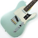 楽器種別：新品エレキギター/Fender USA 商品一覧＞＞エレキギター/Fender USA/American Professional II 商品一覧＞＞エレキギター【165，000円〜310，000円】 商品一覧＞＞当店のギターは、出荷前に専門スタッフが検品・調整しているので安心です！Fender USA American Professional II Telecaster (Mystic Surf Green /Rosewood)商品説明American Professional II Telecasterは、70年以上に渡る革新、インスピレーション、進化を経て、現代のプレイヤーの要求に応えます。高い人気を誇るDeep Cシェイプネックは、丁寧にエッジがロールオフされ、至高の演奏体験を約束するSuper-Naturalサテン仕上げが施されています。また新たに設計されたネックヒールを採用し、快適なフィーリングとハイポジションへの容易なアクセスを実現しました。新しいV-Mod II Telecasterピックアップは、これまで以上に繊細で、Telecasterならではの独特なトゥワングを内包した魅力的なサウンドを実現しています。イントネーションが改善されたBulletサドルをの備えた新しいトップロード/ストリングスルーブリッジは、各弦のイントネーションとテンション感を個別に調整することが可能で、今までのTelecasterブリッジの中で最も快適でフレキシブルなブリッジです。American Professional II Telecasterの手に馴染む感覚とサウンドの多様性は、手に取り、耳にした瞬間、すぐにお分かりいただけることでしょう。プロの楽器の新たなスタンダードとなるような幅広い改良が、American Professional IIシリーズには詰め込まれています。※画像はサンプルとなります。製品の特性上、杢目・色合いは1本1本異なります。Body Material: AlderBody Finish : Gloss UrethaneNeck : Maple， Deep CNeck Finish : Super-Natural Satin Urethane Finish on Back of Neckwith Gloss Urethane Headstock FaceFingerboard: Maple - 9.5 (241 mm) RadiusFrets: 22， Narrow TallPosition Inlays: Black DotNut (Material/Width ) : Bone， 1.685 (42.8 mm)Tuning Machines: Fender Standard Cast/Sealed StaggeredScale Length : 25.5 (648 mm)Bridge: 3-Saddle Top-Load/String-Through Tele with Compensated BrassBullet SaddlesPickguard:3-PlyMint GreenPickups: V-Mod II Single-Coil Tele (Bridge， Neck)Pickup Switch ing : 3-Position Blade: Position 1. Bridge Pickup， Position 2. Bridge andNeck Pickups， Position 3. Neck PickupControls: Master Volume， Master ToneAuxiliary Sw itch ing : Push-Push Tone Control Activates Series ModeControl Knobs: Knurled DomeHardware Finish : Nickel/ChromeStrings: Fender USA Bullets 3250L Nickel Plated Steel (.009-.042 Gauges)ハードケース付属イケベカテゴリ_ギター_エレキギター_Fender USA_American Professional II_新品 JAN:0885978657698 登録日:2020/10/20 エレキギター フェンダー ふぇんだー フェンダーUSA アメリカンプロフェッショナル アメプロ