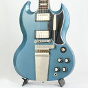 楽器種別：アウトレットエレキギター/Gibson 商品一覧＞＞エレキギター/Gibson/Custom Shop 商品一覧＞＞エレキギター【405，000円〜755，000円】 商品一覧＞＞当店のギターは、出荷前に専門スタッフが検品・調整しているので安心です！Gibson 1964 SG Standard Reissue with Maestro Vibrola Vintage Gloss (Antique Pelham Blue）【キズ有り特価】商品説明6弦側ナットサイド塗装、指板バインディング部に割れがあるため1本限りの超特価！！Vintage Gloss仕様の1964 SG Standard Reissue Antique Pelham Blue with Maestro Vibrolaが入荷！！長きに亘り培われた高い製作技術と飽くなき探究心、厳選されたマテリアルにより至高のエレキギター・ベースを製作するために1993年に立ち上げられたGibson Custom Shop。現在もなお昔ながらのハンドクラフト製法と、徹底的に追求したヴィンテージの知識から製作されたカスタムショップ・ラインナップは、他所の追従を許さないほどの見事な作りとなり、プレイヤーの内に秘めるインスピレーションを際限なく沸き立たせてくれる最高の愛機となるでしょう。昨今の1964 SG Standard ReissueというとMurphy Labによるエイジング加工が定番となっておりますが当モデルはVintage Gloss塗装となっておりウェザーチェックなどが入っていない艶を抑えたグロス仕上げとなっております。金属パーツはサビやくすみを再現しているためウェザーチェックやエイジング加工がお好みでない方には見逃せないオススメの一本となります。またMurphy LabのPelham Blueカラーと比べ若干黄色味のかかったブルーなのも特徴と言えるでしょう。ネックシェイプは従来の「Authentic '64 Medium C-Shape」よりやや太くなっている、「New 1964 SG Profile (Larger)」を採用。しっかり目のグリップ感がお好み方にオススメです。基本的なスペックは最新のHistoric Specを採用。ポッティング無しのCustombuckerを2基搭載し、コンデンサーはブラックビューティが装着されております。ヴァイブローラートレモロブリッジが生む独特なルーズさを持ったテンション感や、ブラスブリッジサドルもサウンドの方向性を特徴付けており、味のあるトーンがお楽しみいただけます。生産数の少ないモデルとなります為、気になる方はこの機会を是非お見逃しなく！商品詳細■Weight≒3.56kg■S/N: 301124【SPEC】Body Material: 1-Piece Solid Lightweight MahoganyNeck Material: Solid MahoganyProfile: New 1964 SG Profile (Larger)Fingerboard : Dark RosewoodFrets : Authentic Medium-Jumbo / 22FretsPickups: Custombucker Alnico 3 (Unpotted)Controls : 2 volume 、2 tone 、3-way switchBridge / Tailpiece : ABR-1 w/ Brass Saddles / Maestro VibrolaTuners : Kluson Reissue専用ハードケース、認定証 他付属イケベカテゴリ_ギター_エレキギター_Gibson_Custom Shop_アウトレット JAN:4580568431424 登録日:2024/02/27 エレキギター ギブソン カスタムショップ