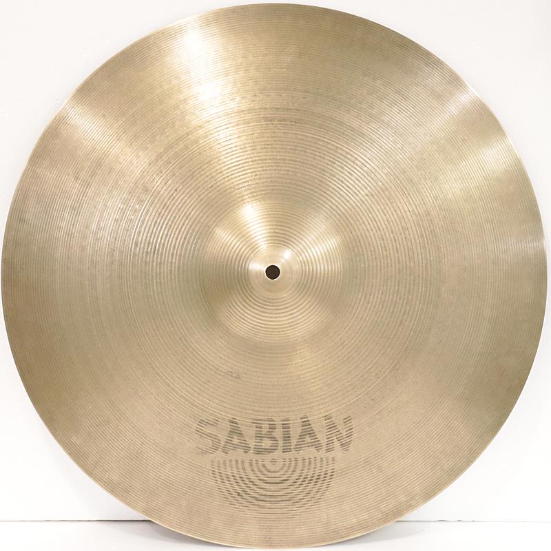 楽器種別：ユーズドSABIAN/AA 商品一覧＞＞SABIAN/ユーズド 商品一覧＞＞ドラム【10，000円〜30，000円】 商品一覧＞＞シンバル/ライドシンバル/SABIAN 商品一覧＞＞安心してお買い物頂けるよう、スネアもシンバルも丁寧梱包でお届けします！SABIAN USED 中古 AA Heavy Ride 20[2，920g]商品説明AA20インチ・ミディアム・ライドの中古品が入荷！セイビアンのオリジナル・キャストブロンズを入念に加工しマシンハンマーで仕上げる、バラエティに富んだシンバルのラインナップ。ミッドレンジからハイレンジまでを幅広くカバーし、レスポンスのよい明るくパワフルなサウンドを発揮する。※中古品のため、キズや汚れやサビ、使用感等ございますが、ご使用に問題はございません。ウェイト(実測値)：2，920gイケベカテゴリ_ドラム_シンバル_ライドシンバル_SABIAN_AA_ユーズド SW_SABIAN_ユーズド JAN:2500190941643 登録日:2026/10/02 シンバル セイビアン